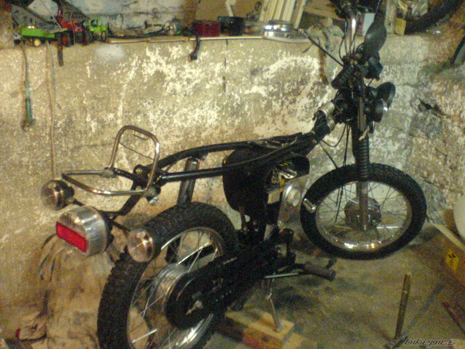 Photo 1990435