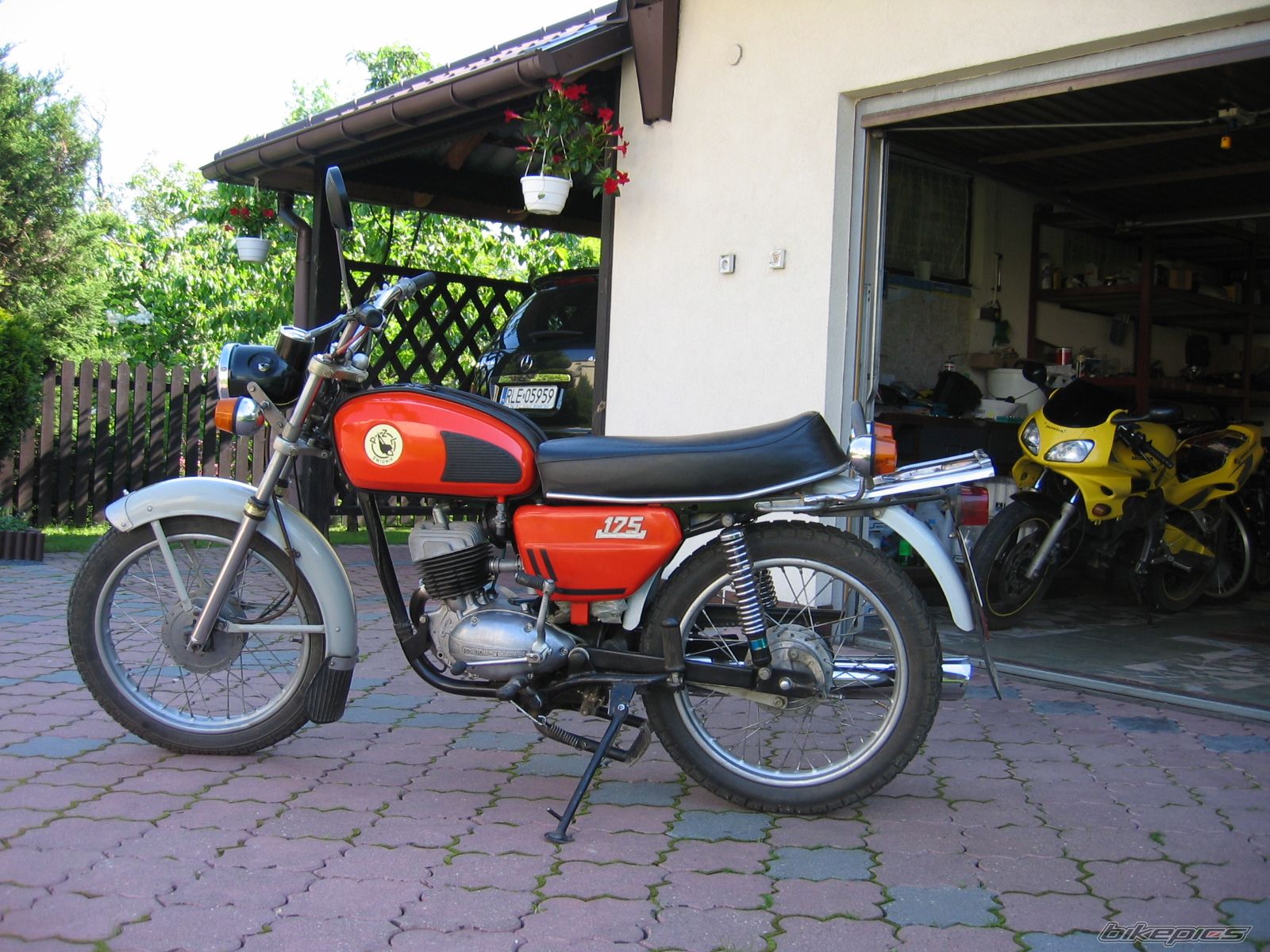 Bike Photo 1990624
