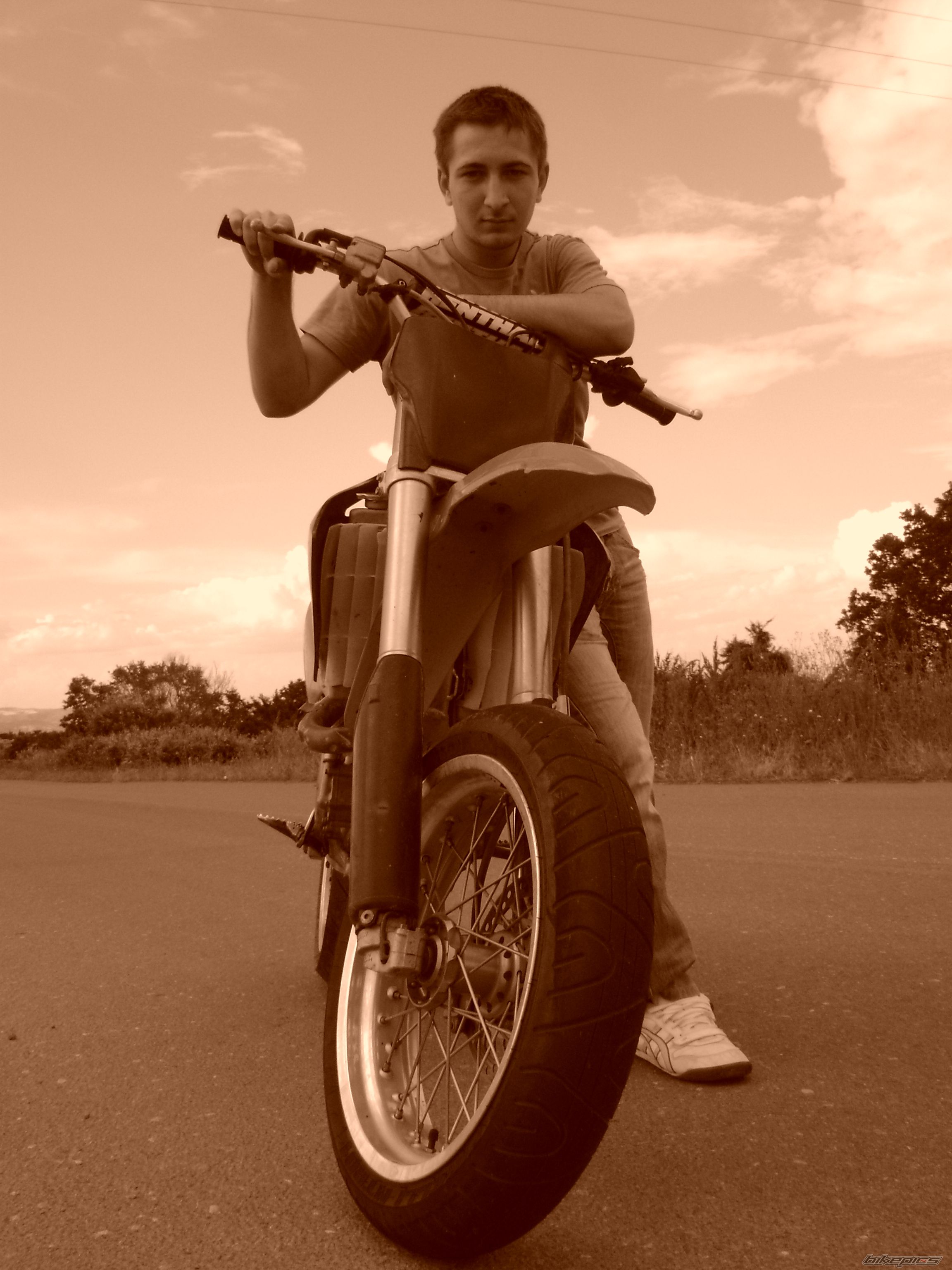 Bike Photo 1991222