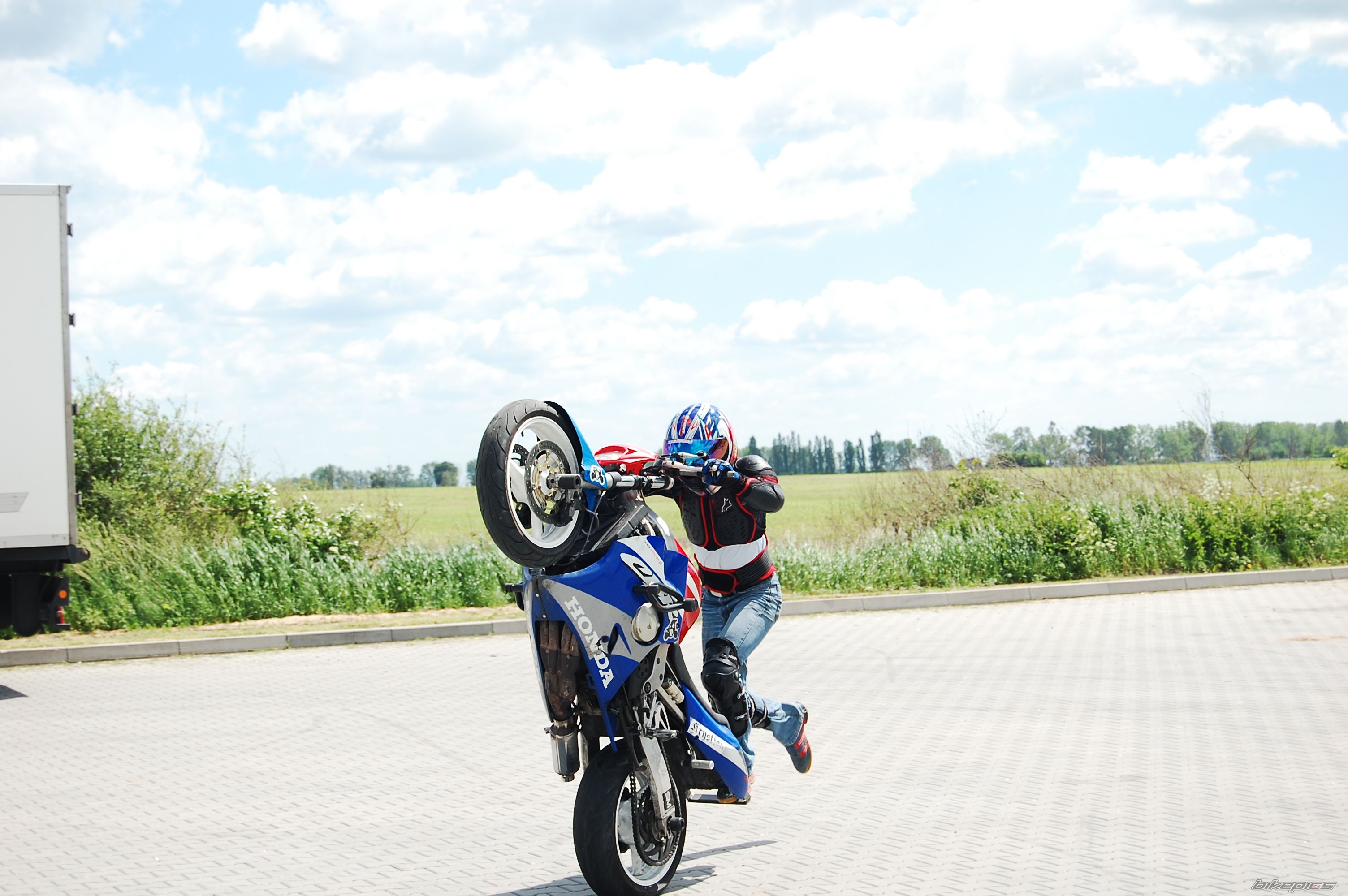 Bike Photo 1991312