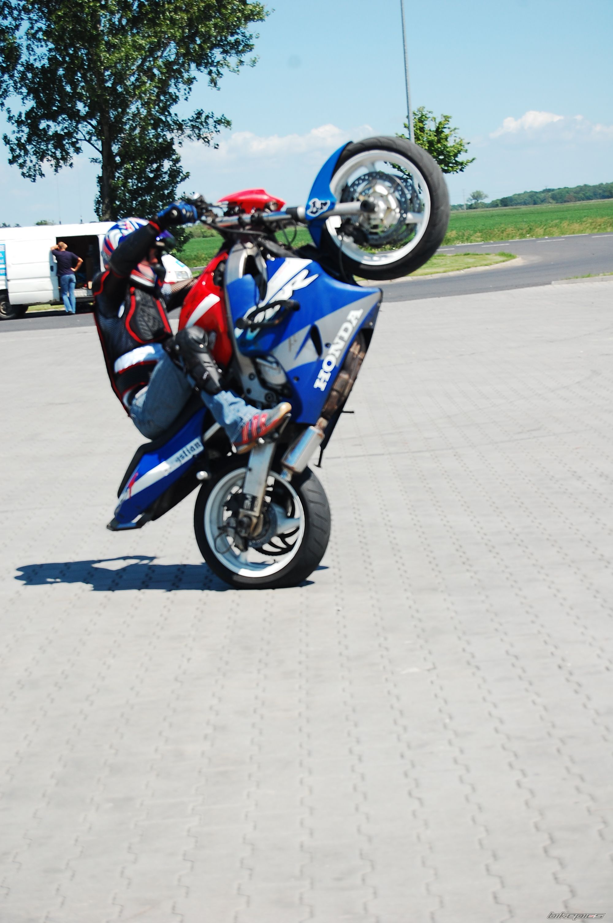 Bike Photo 1991336
