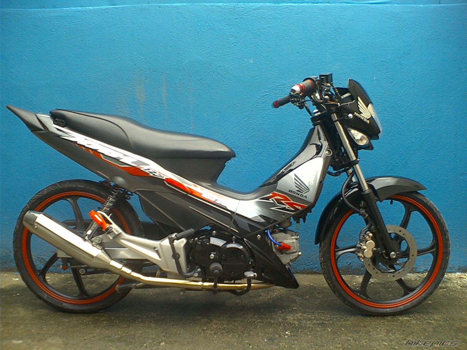 Bike Photo 1991475