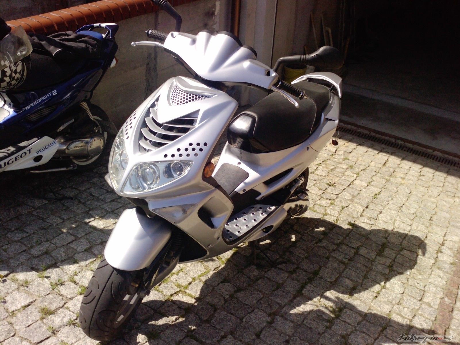 Photo 1992046