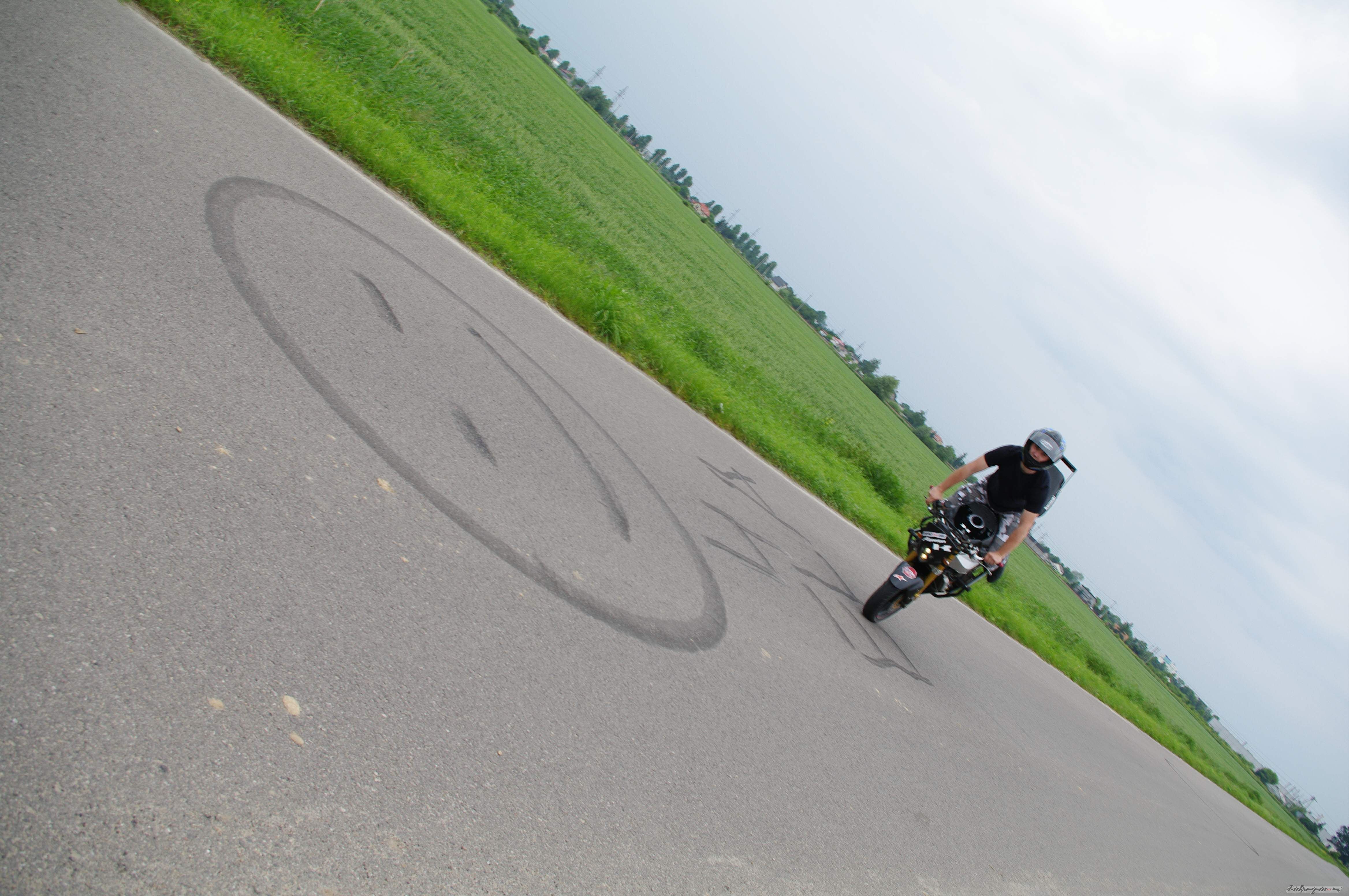Bike Photo 1993135