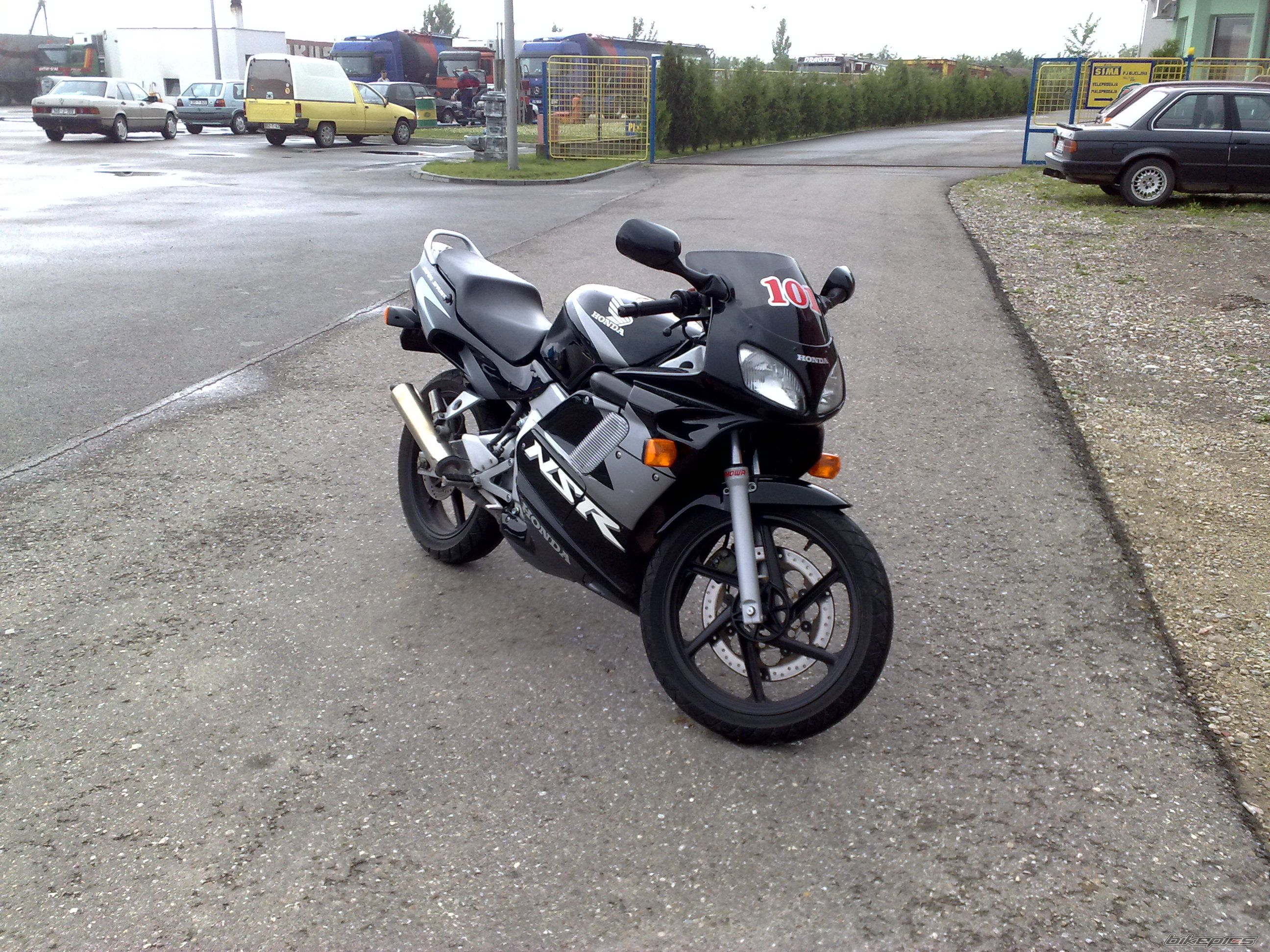 Bike Photo 1995396