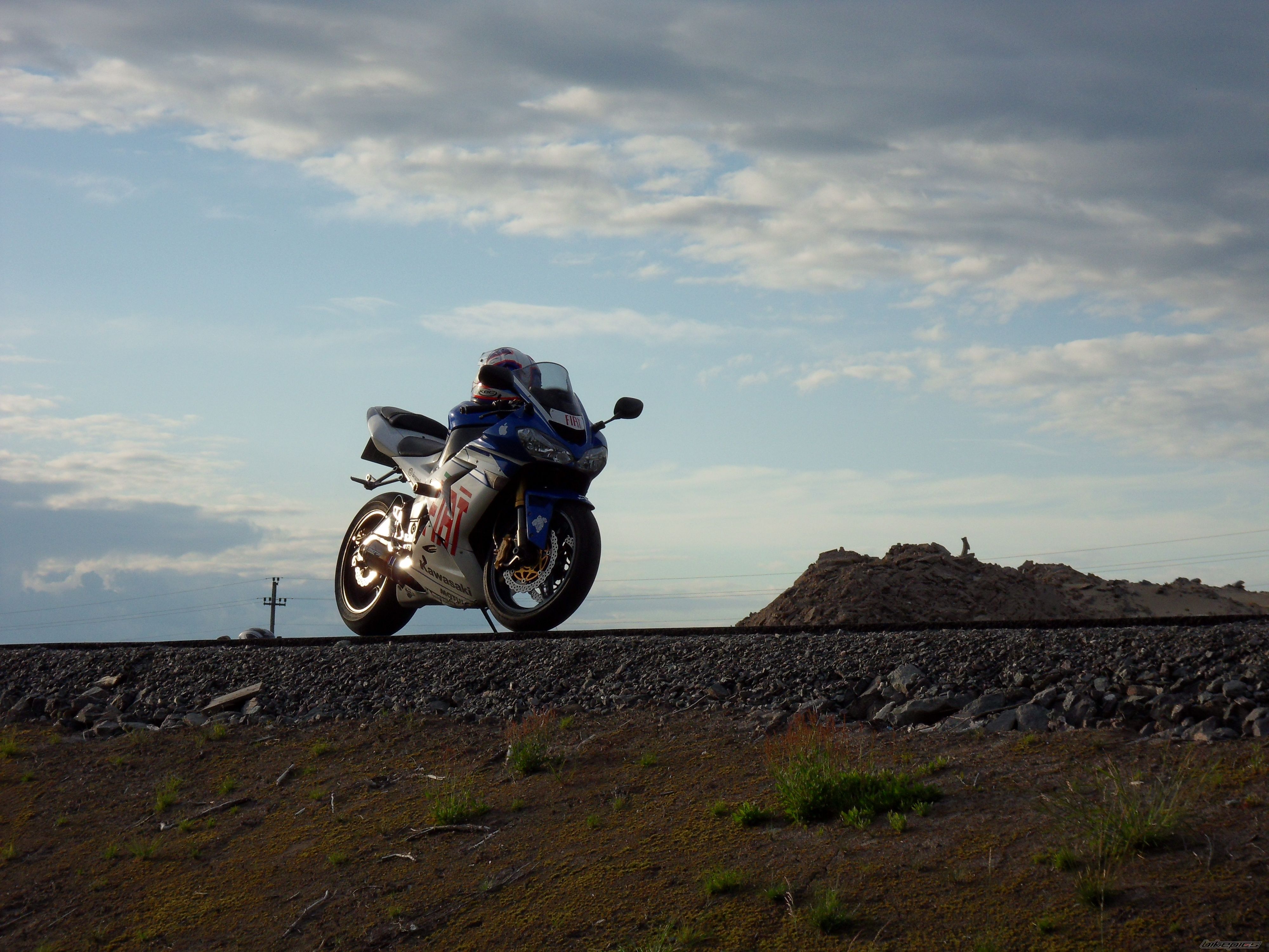 Bike Photo 1995670