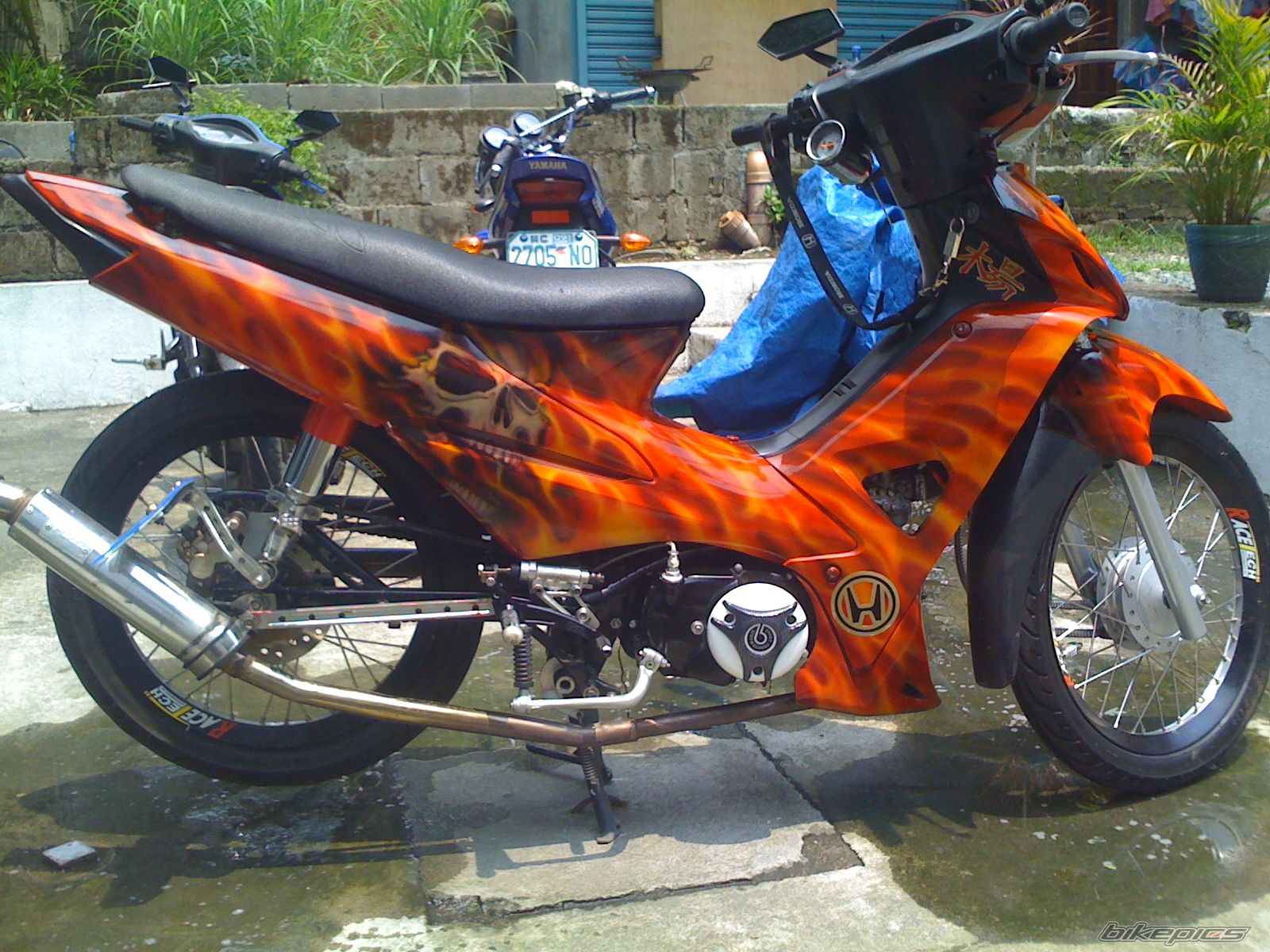 Bike Photo 1995773