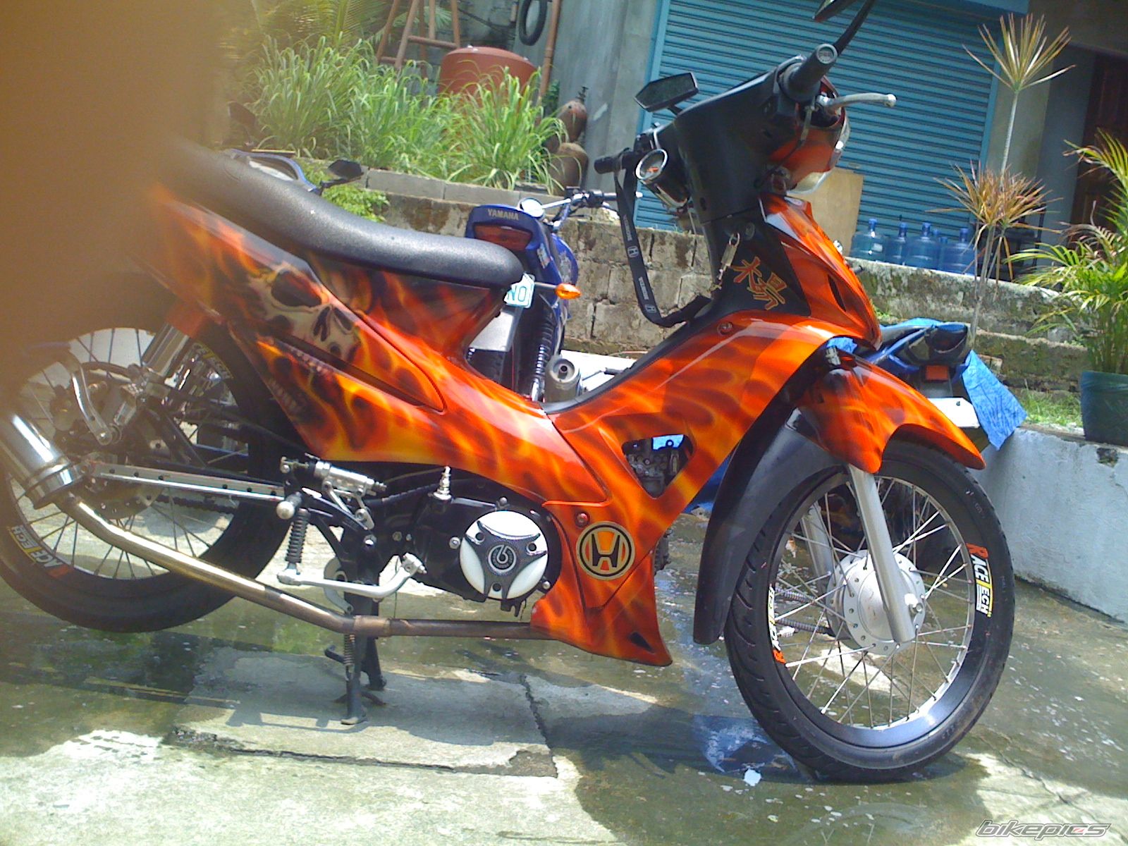 Bike Photo 1995774