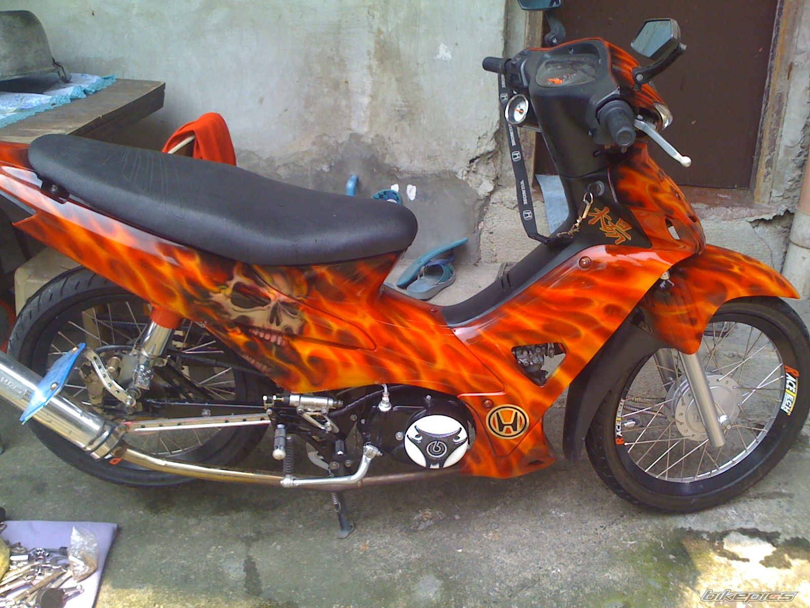Bike Photo 1995775