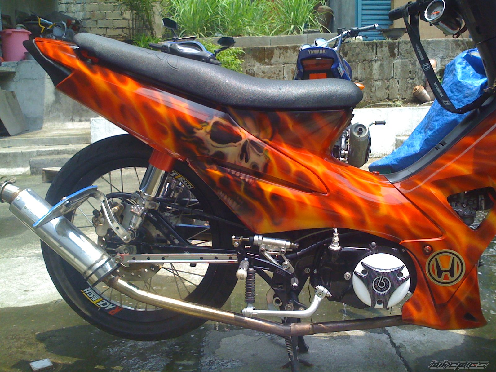 Bike Photo 1995778