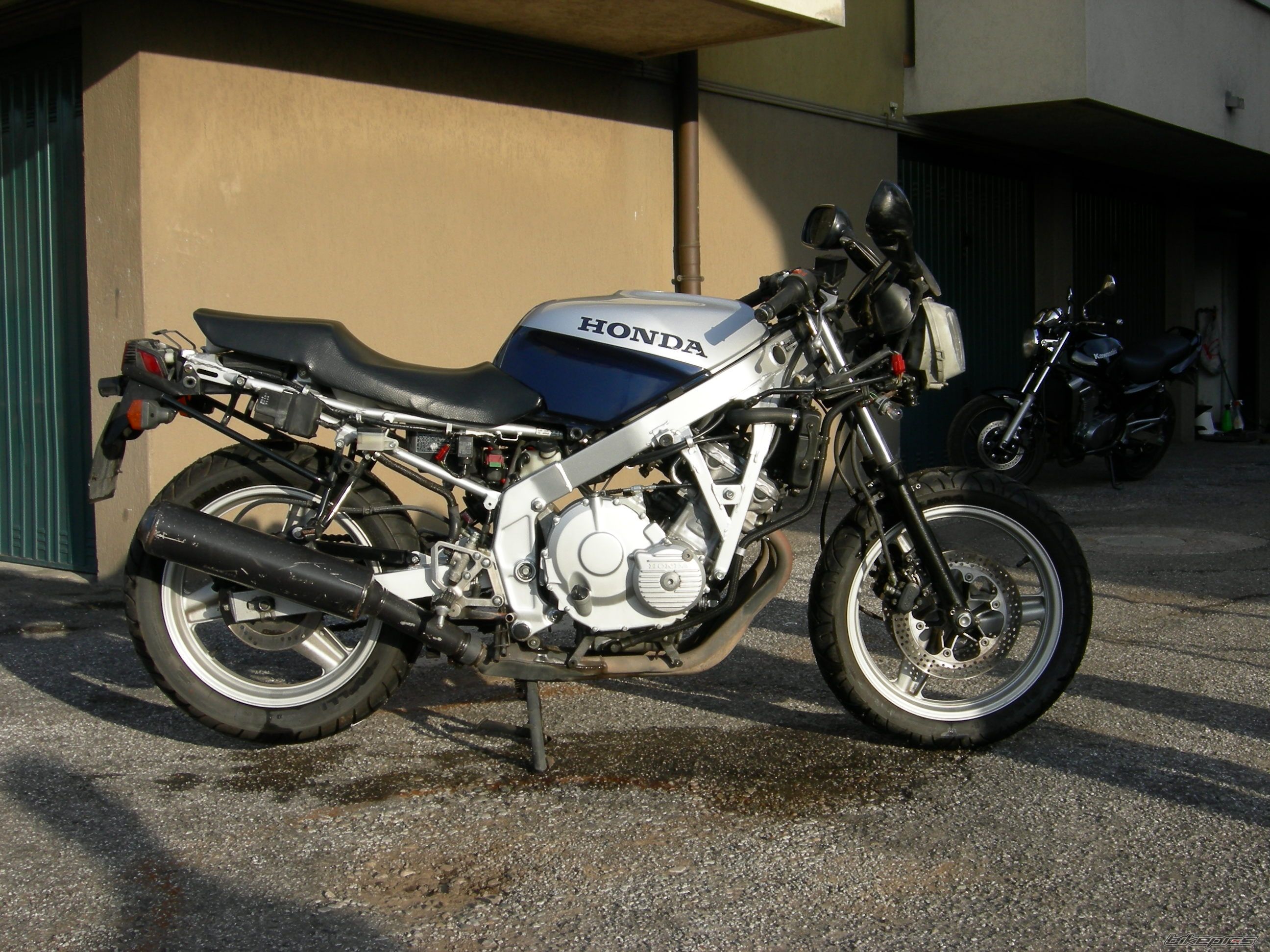 Bike Photo 1995874