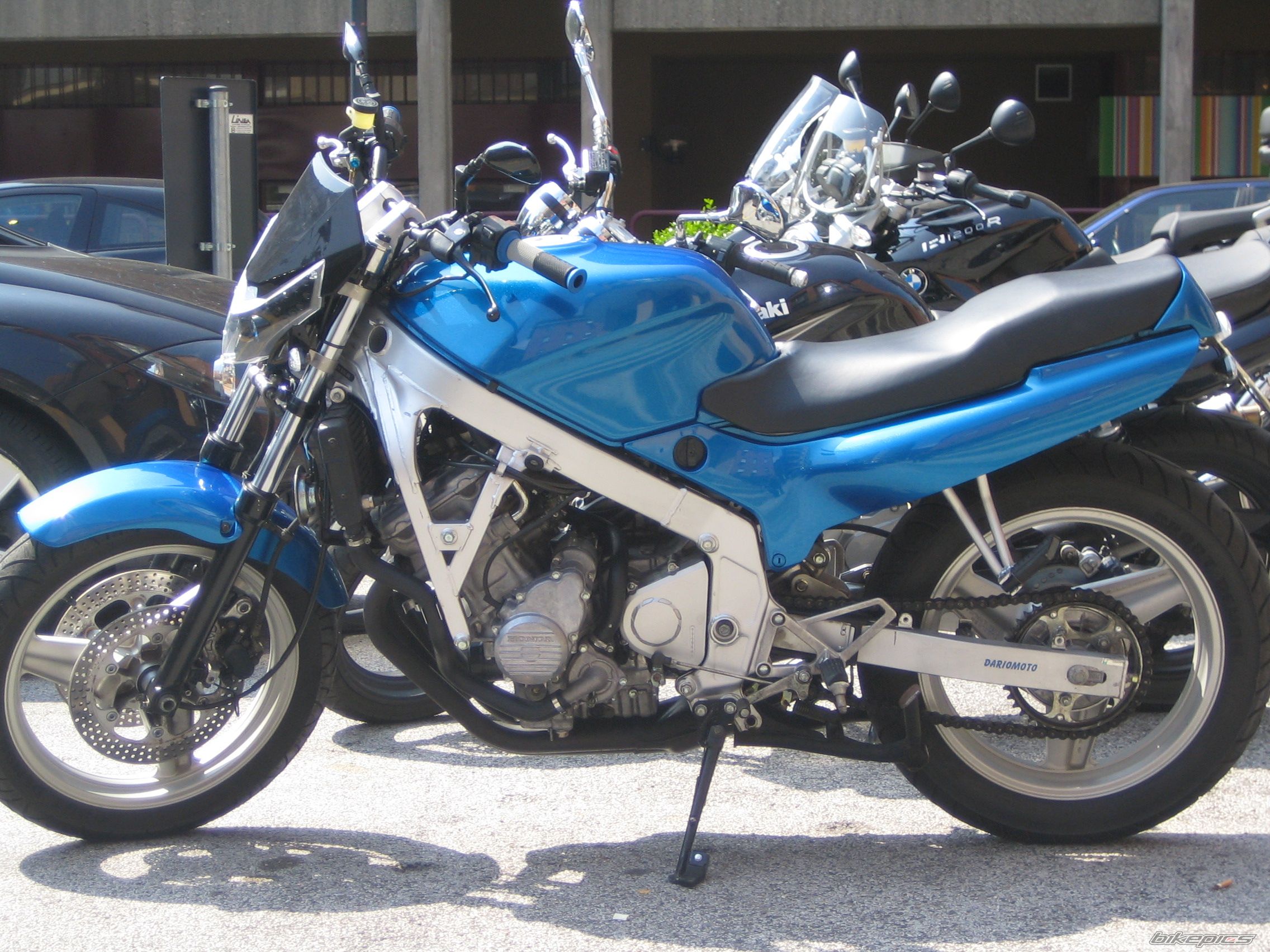 Bike Photo 1995898