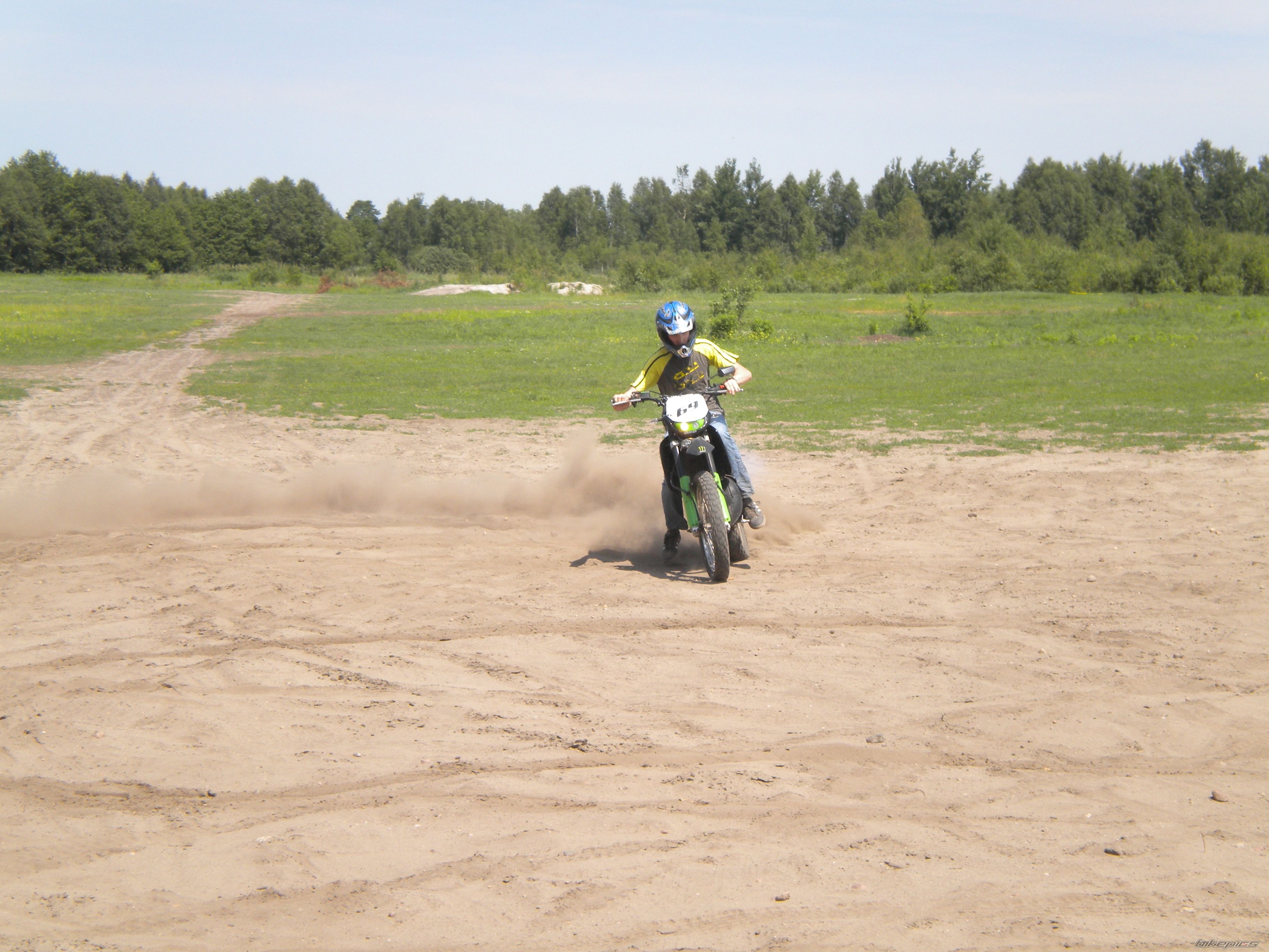 Bike Photo 1995983