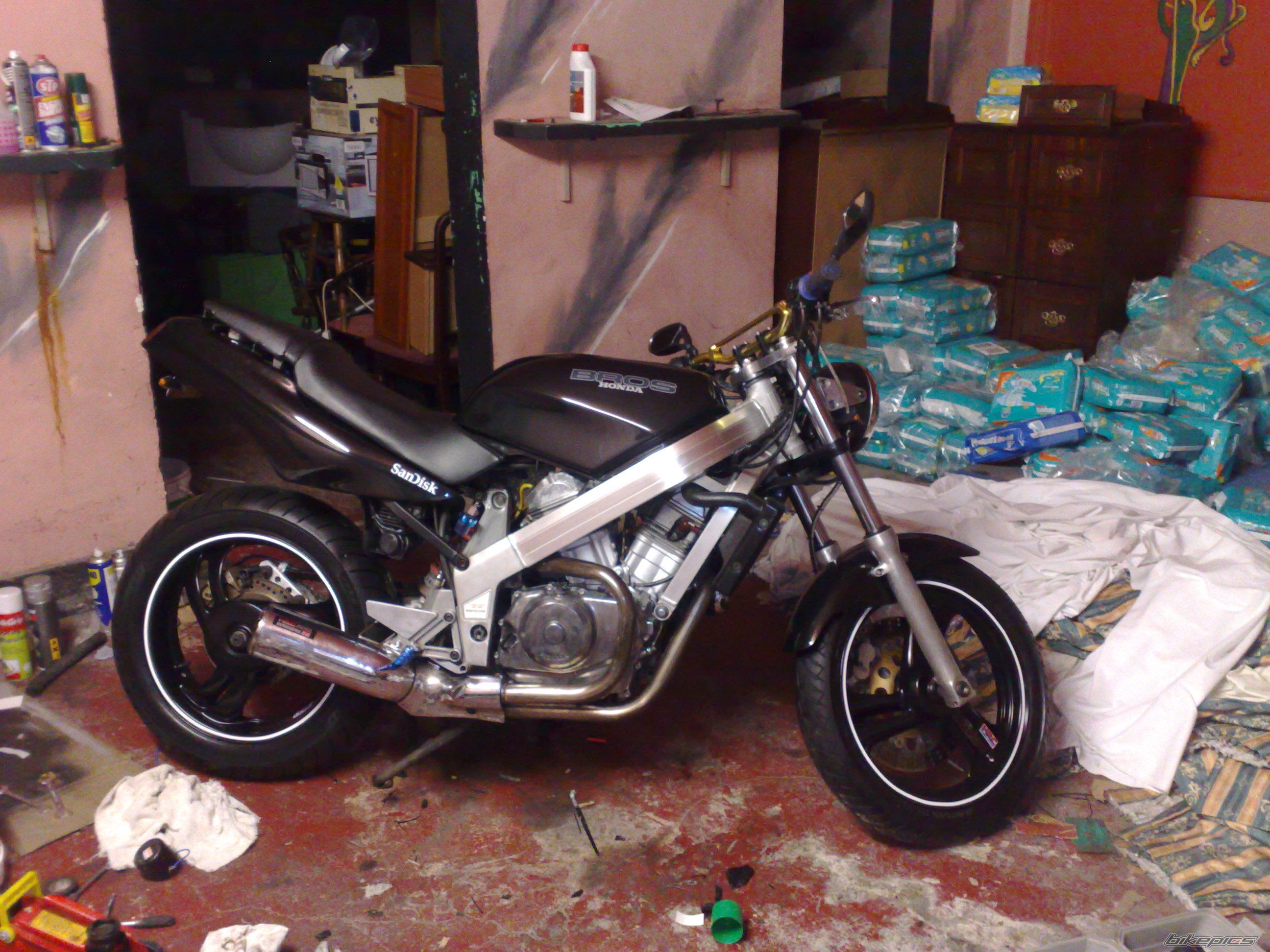 Photo 1996129