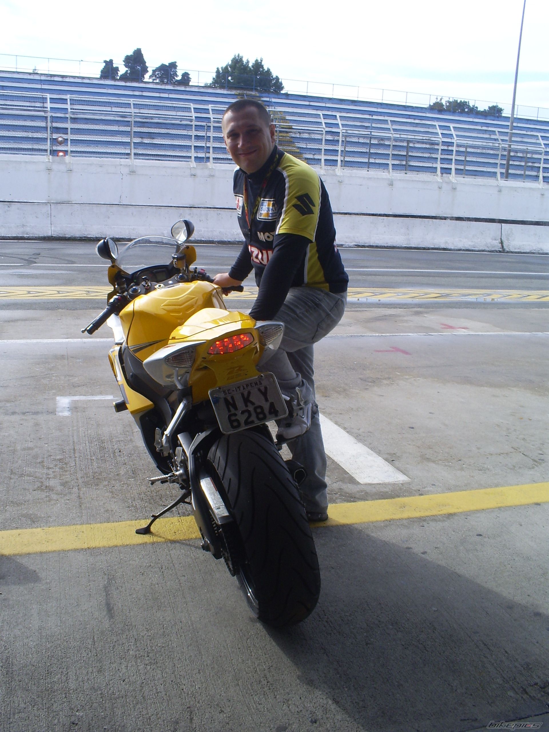 Bike Photo 1996718