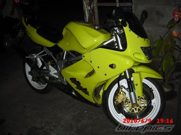 Photo 1998277