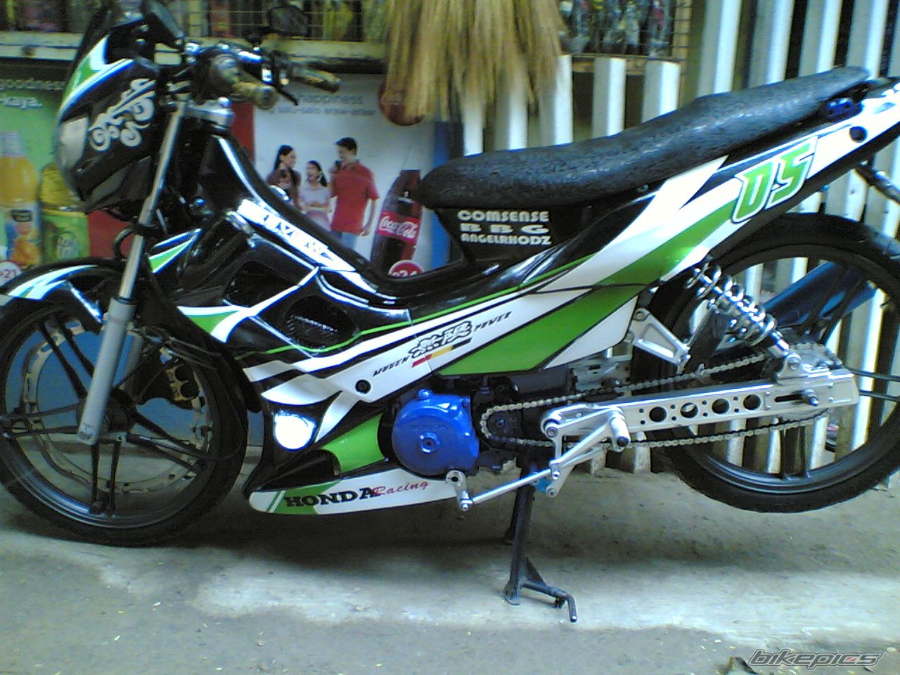 Photo 1998283