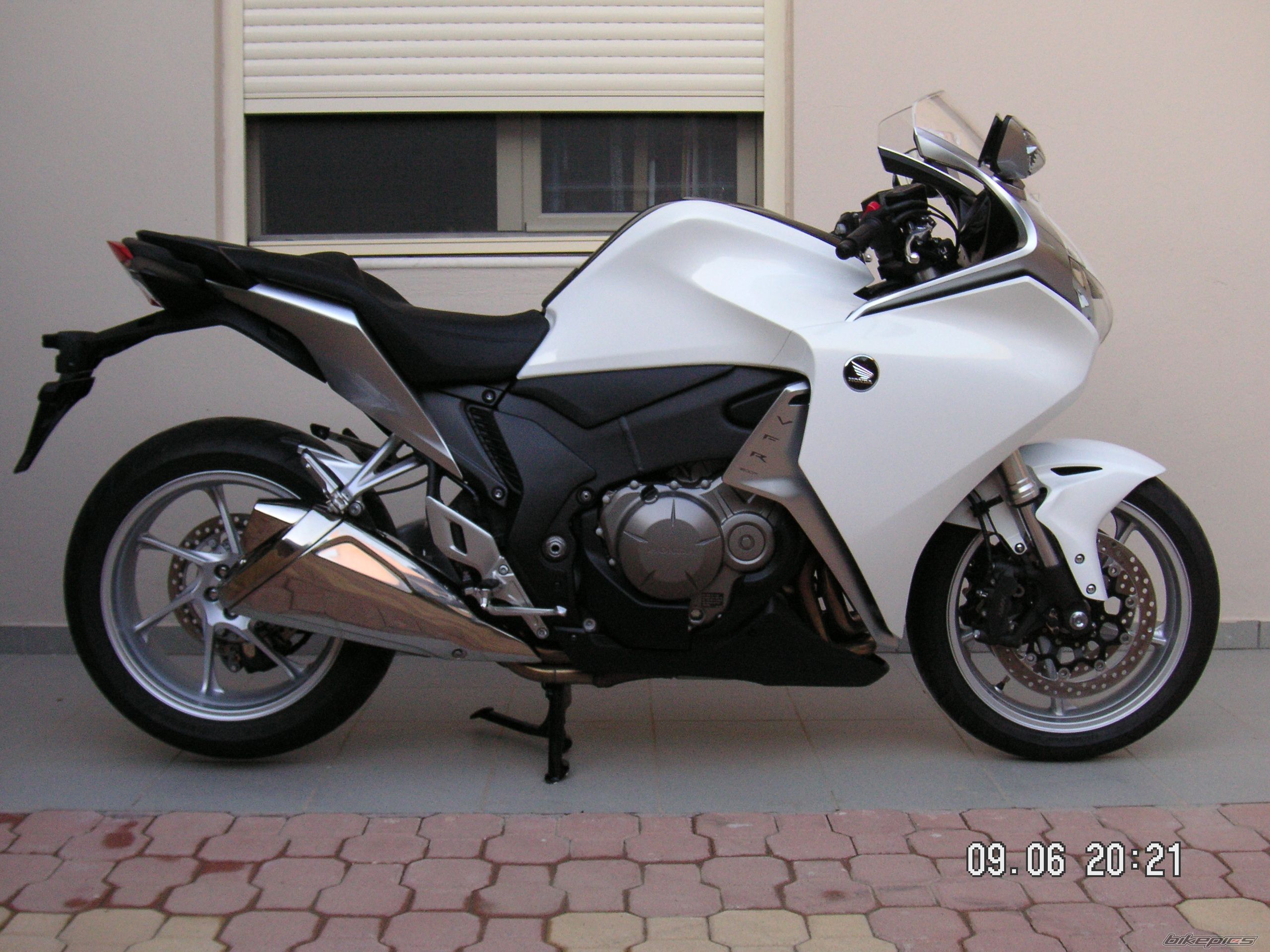 Photo 1998320