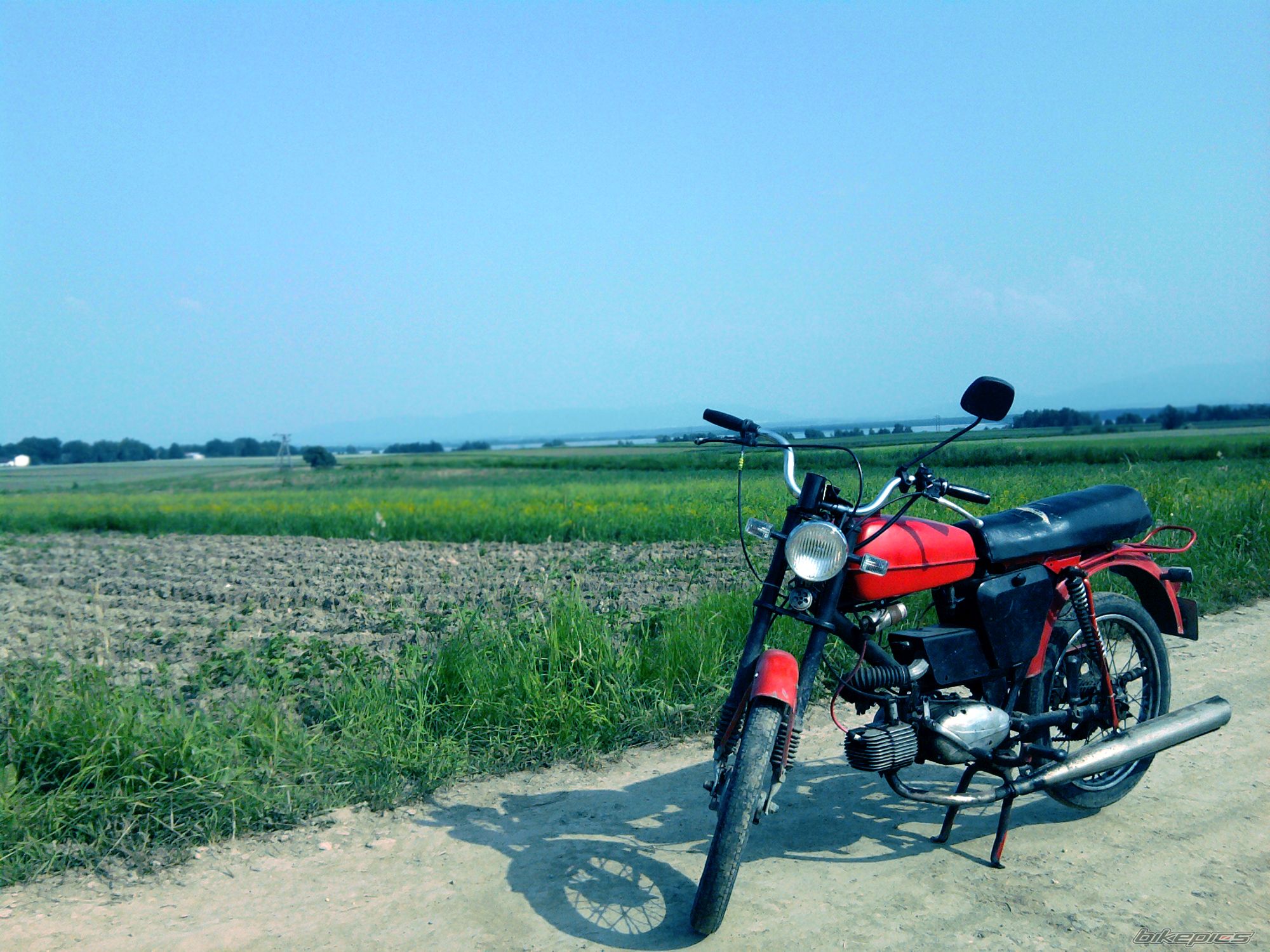 Bike Photo 1998342