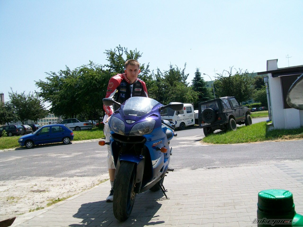 Photo 1998411