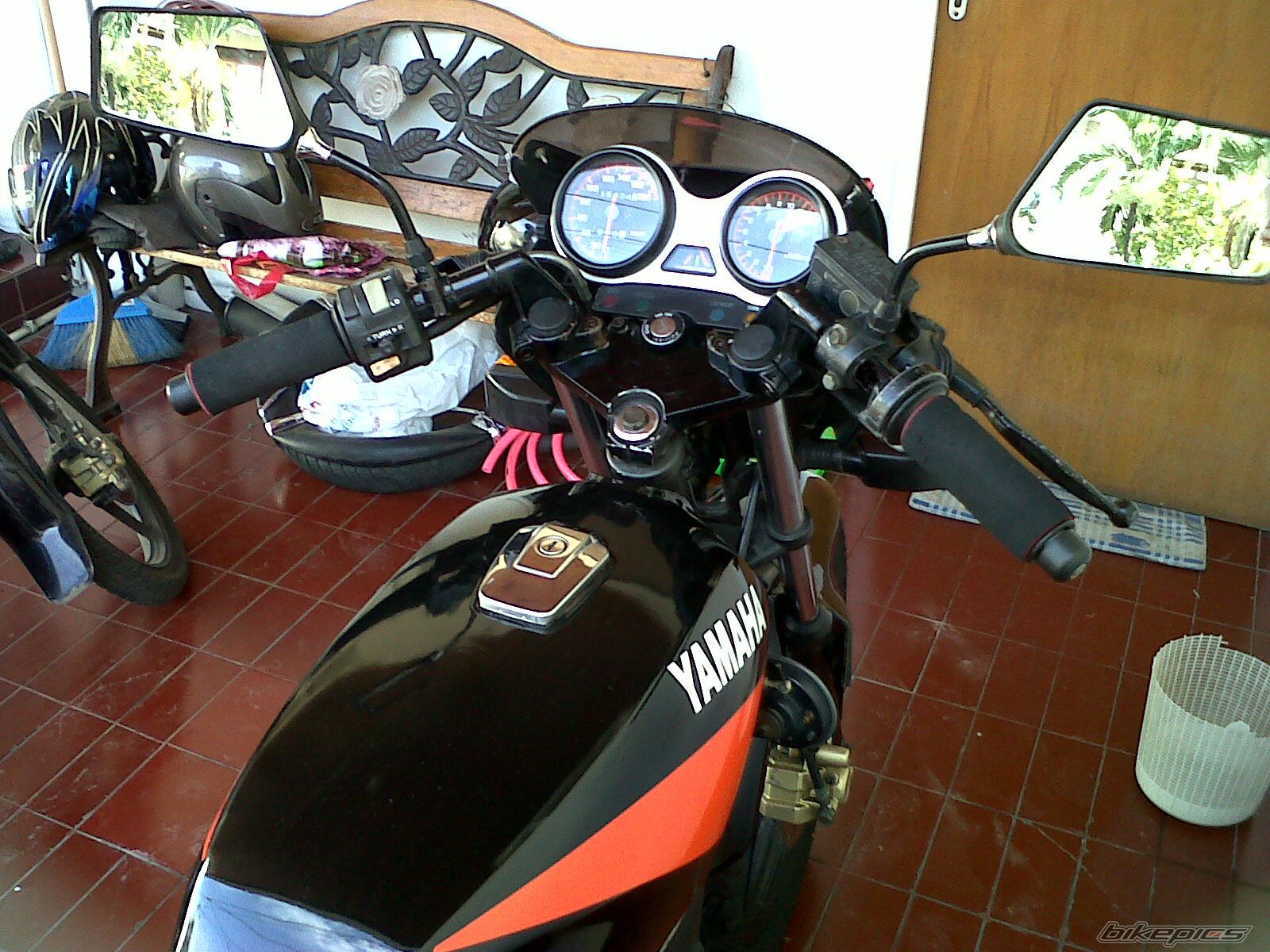 Photo 1998432