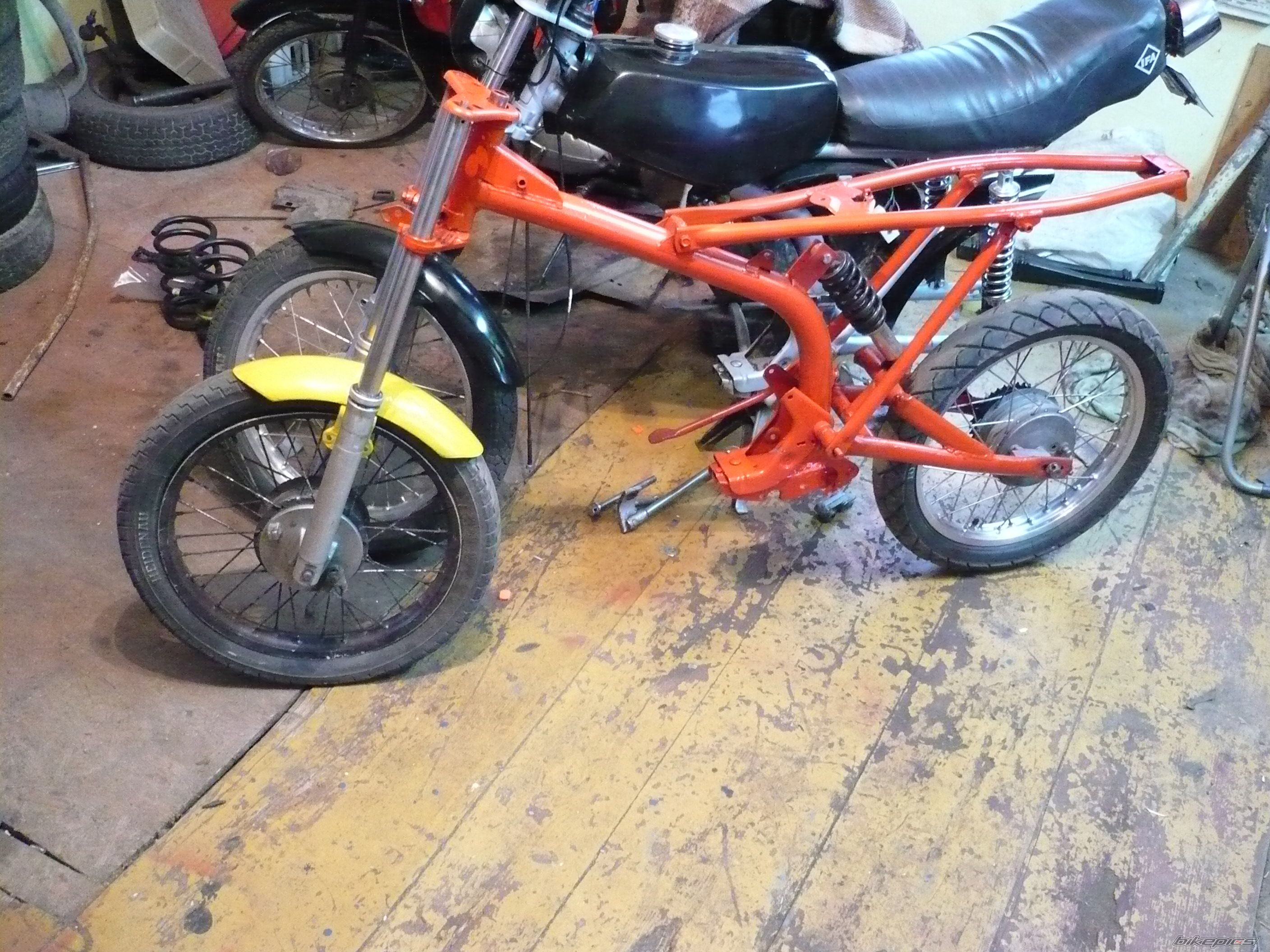 Photo 1998557