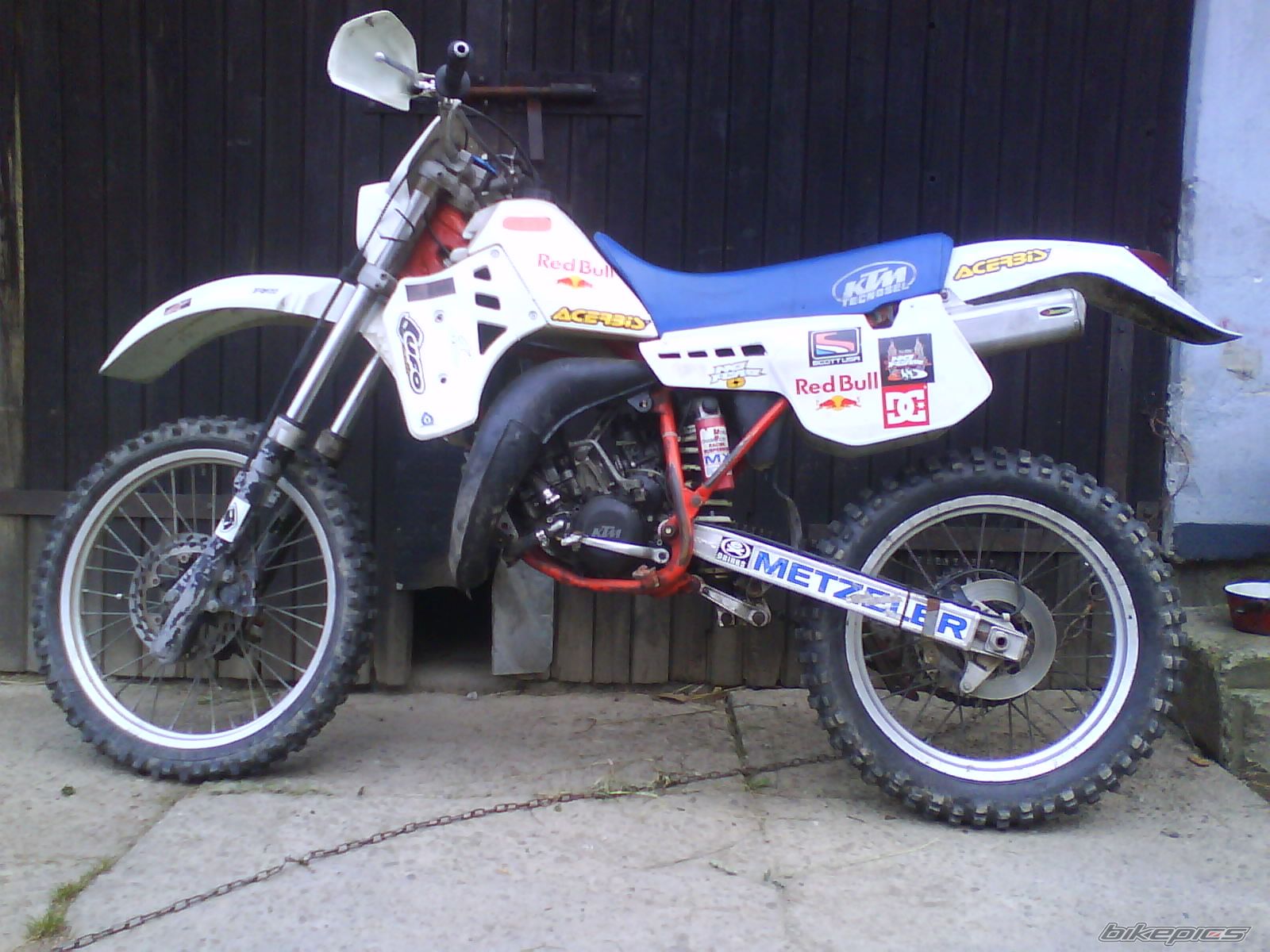 Photo 1998683