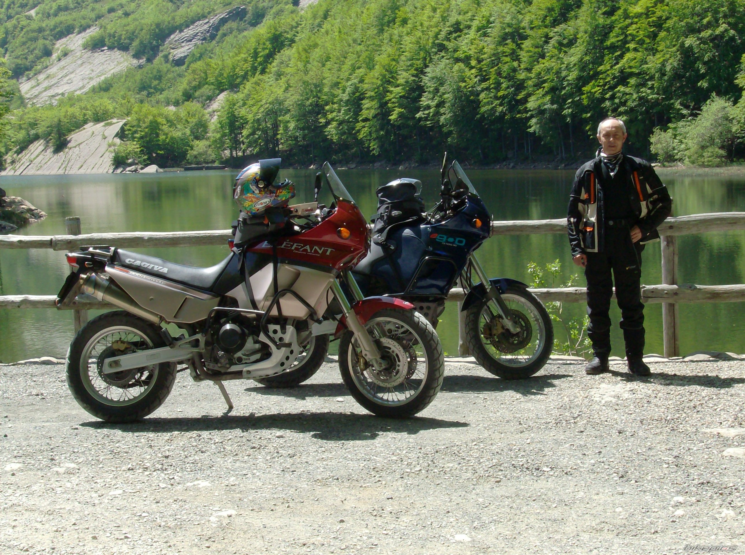 Photo 1998688
