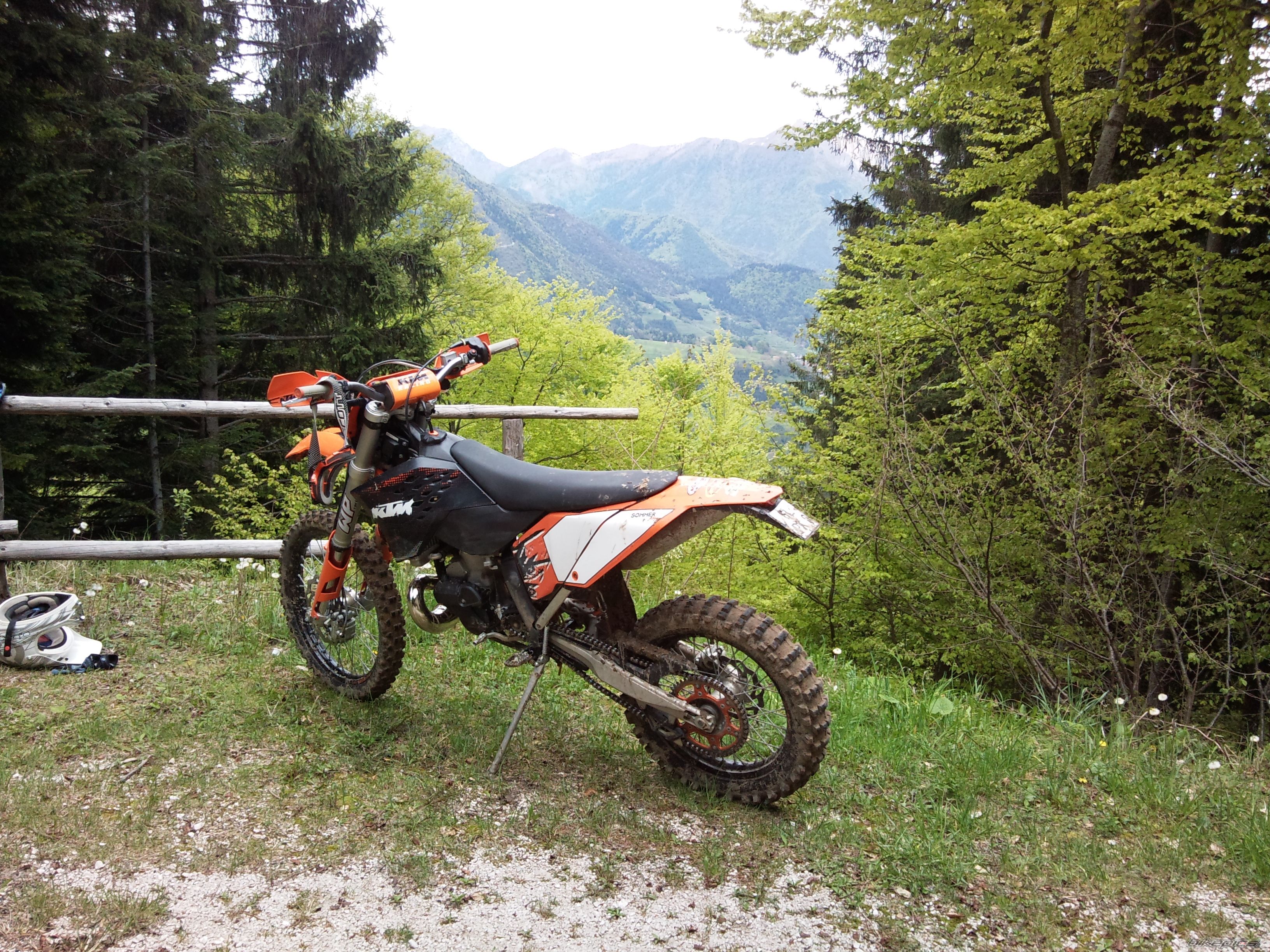 Bike Photo 1998780
