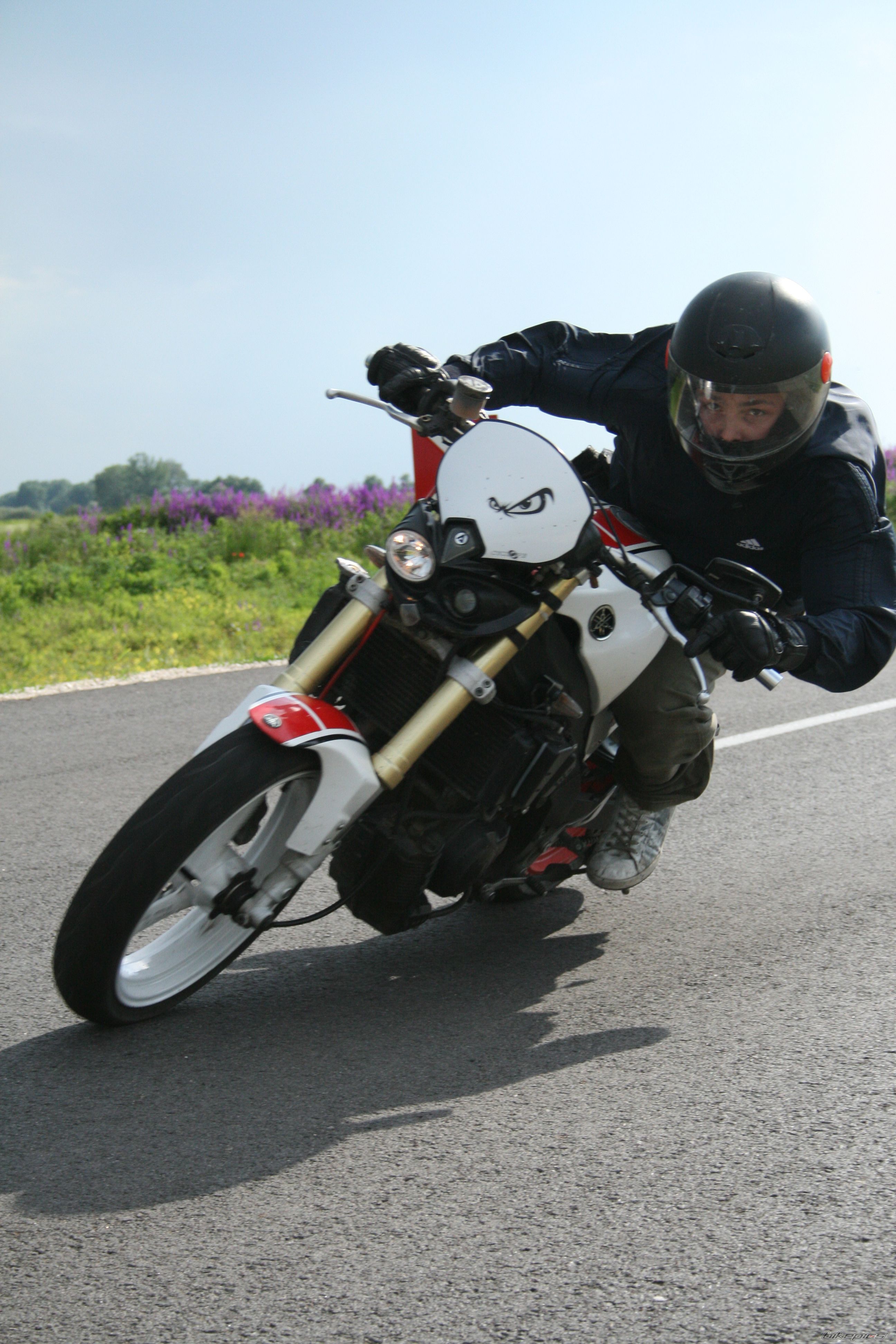 Bike Photo 1998795