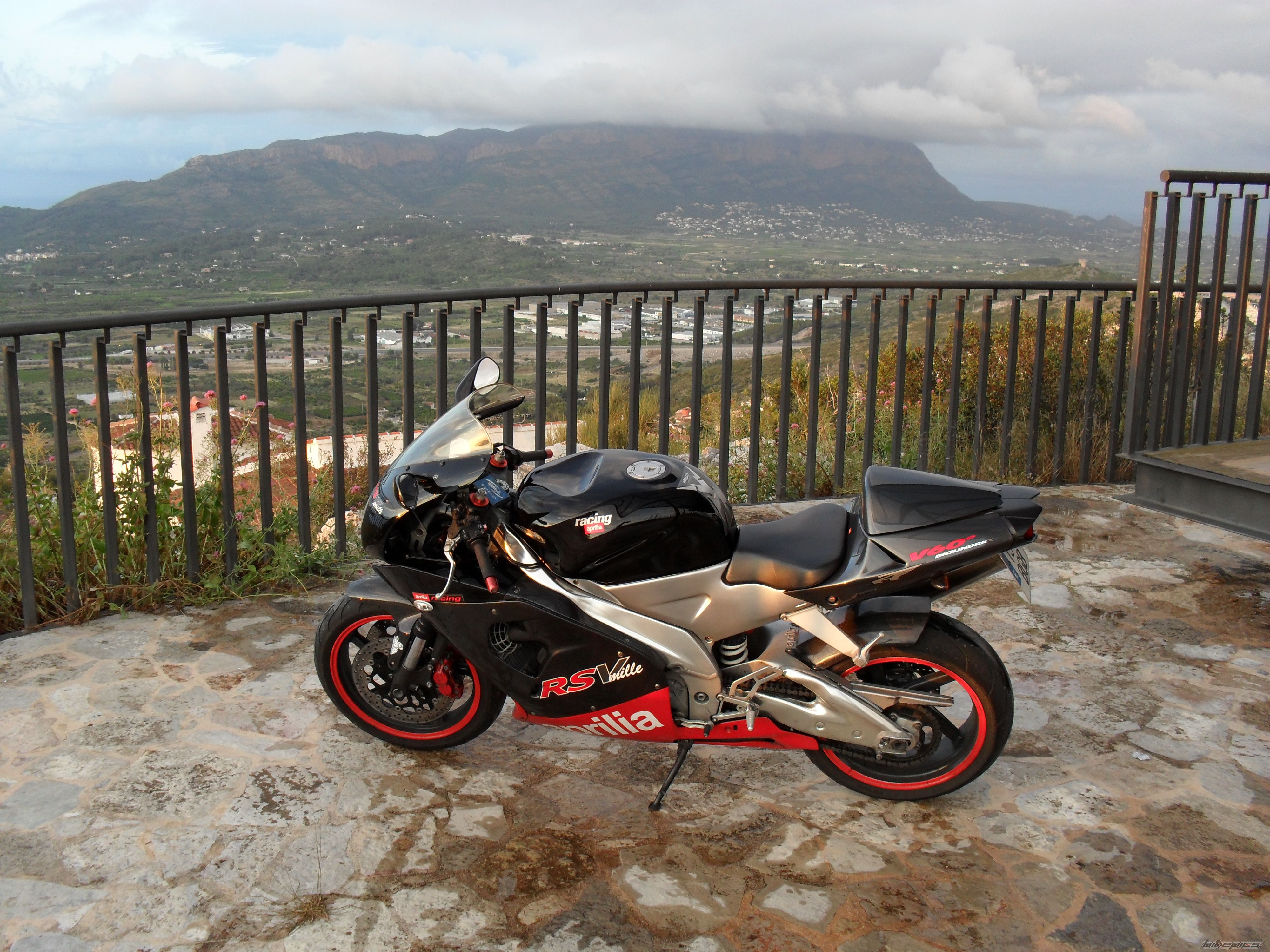 Bike Photo 1998799