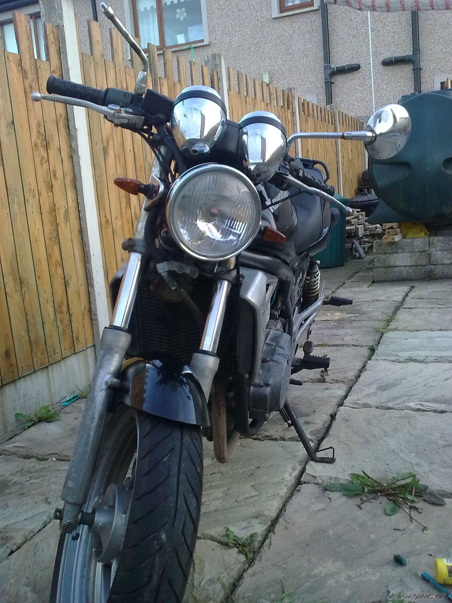Photo 1998810