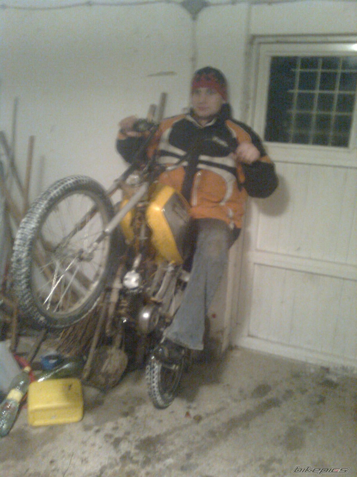 Photo 1998867