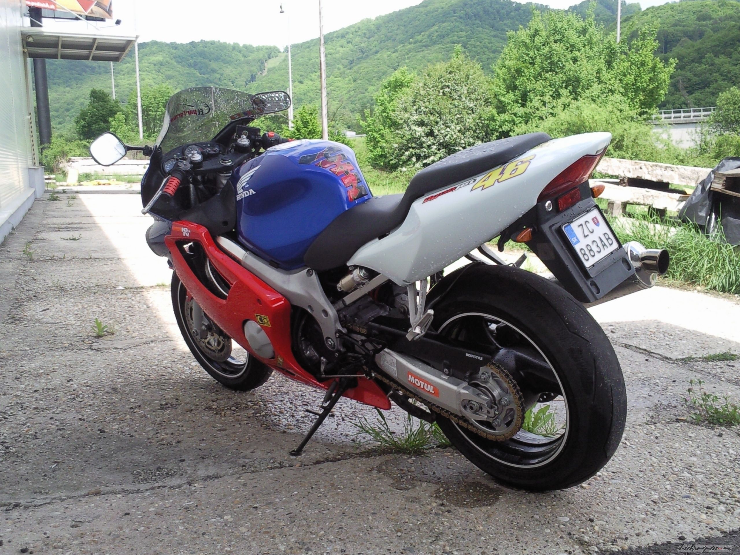 Bike Photo 1999460