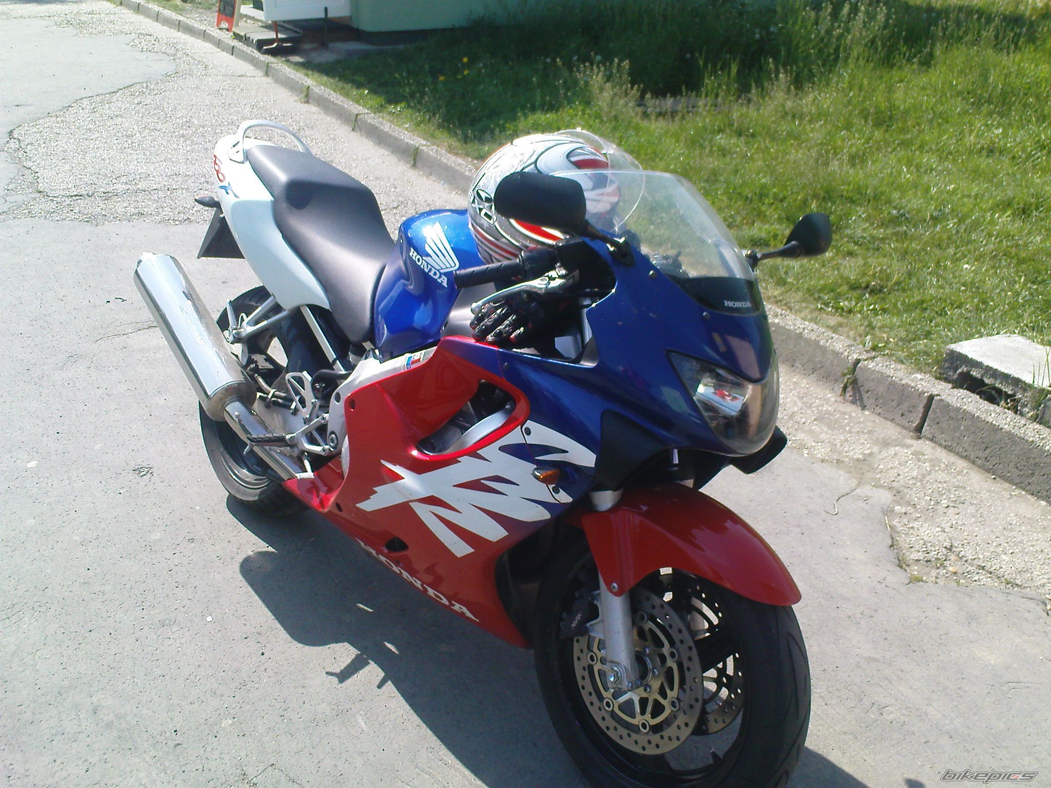 Bike Photo 1999499