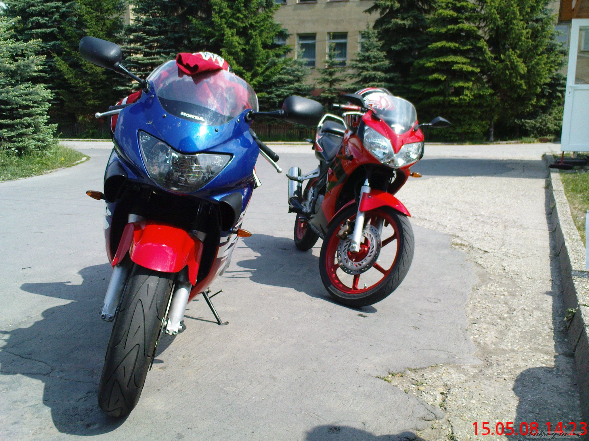 Bike Photo 1999504