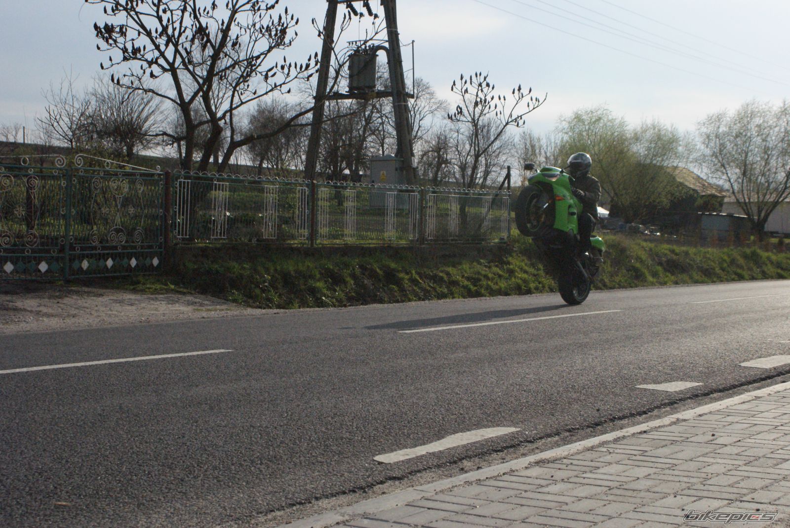 Bike Photo 1999823