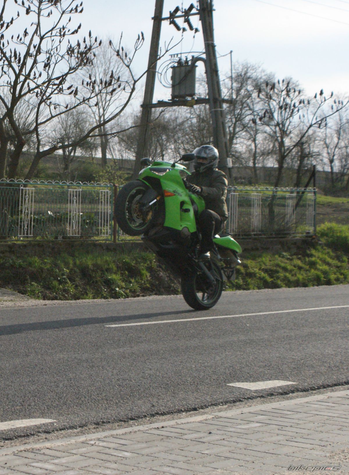 Bike Photo 1999827