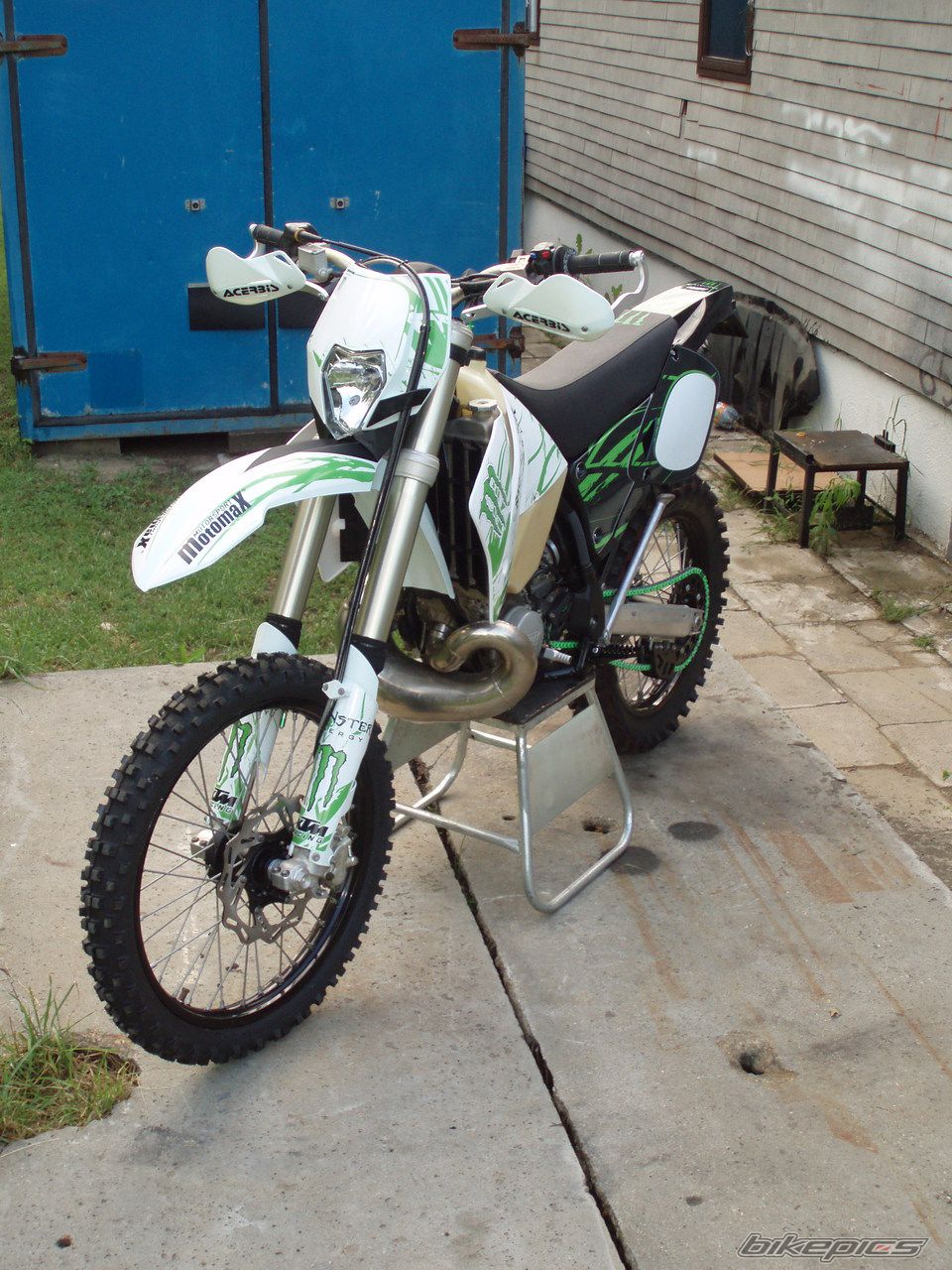 Bike Photo 1999896