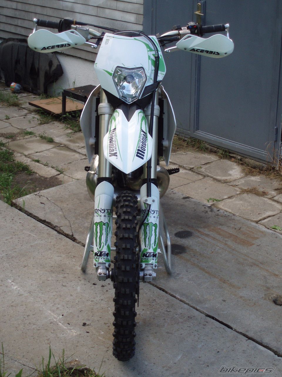 Photo 1999903