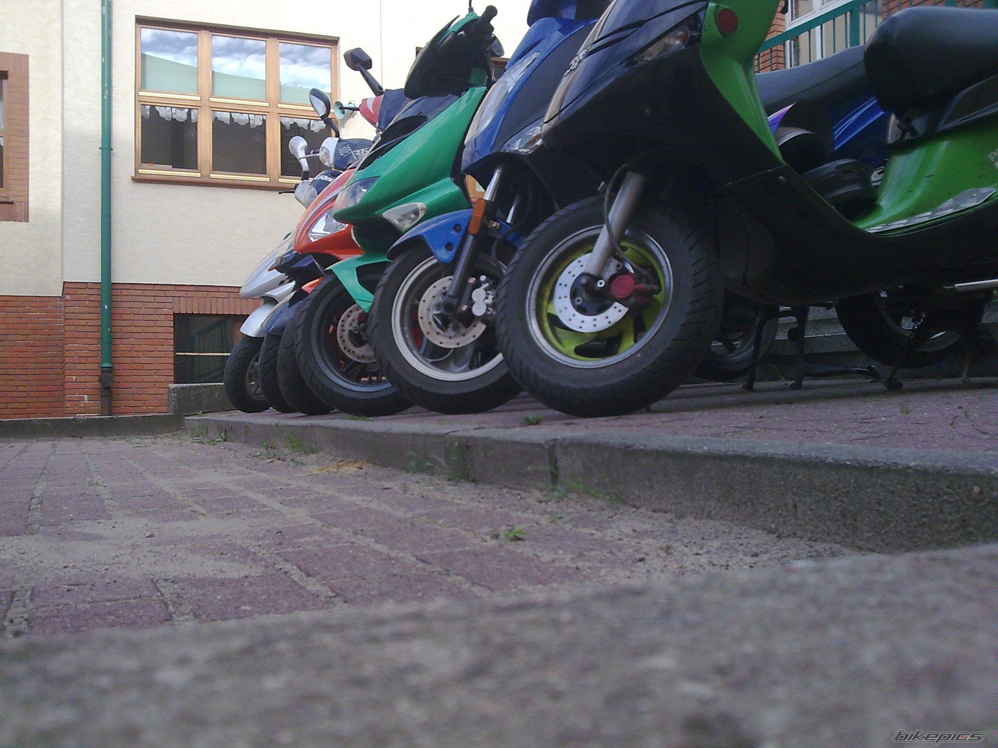 Photo 2001669