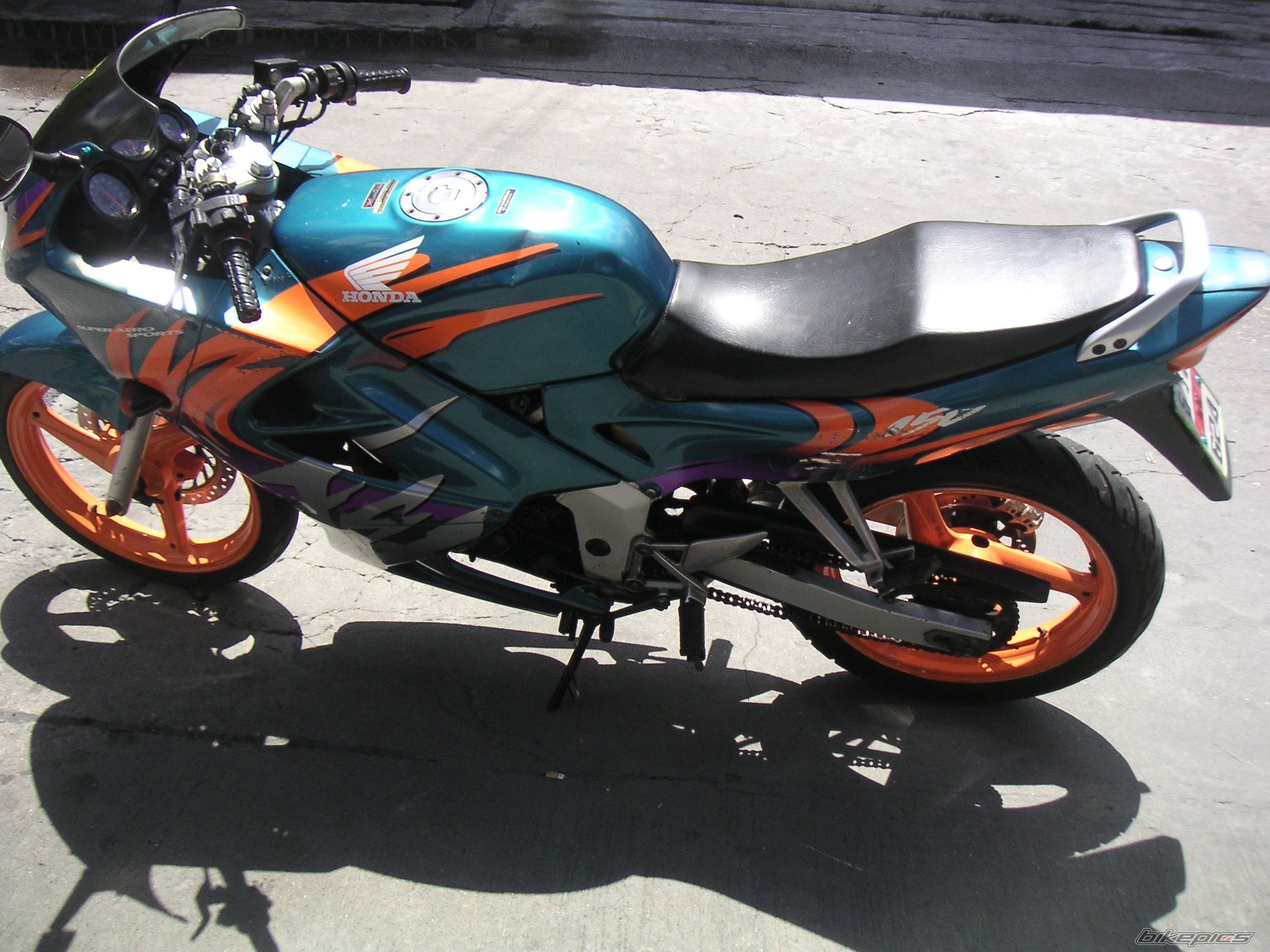 Photo 2002733