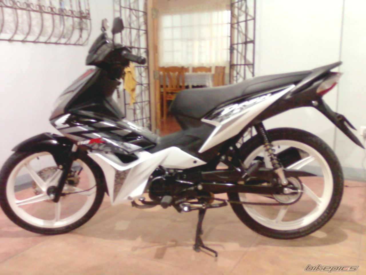 Photo 2003772