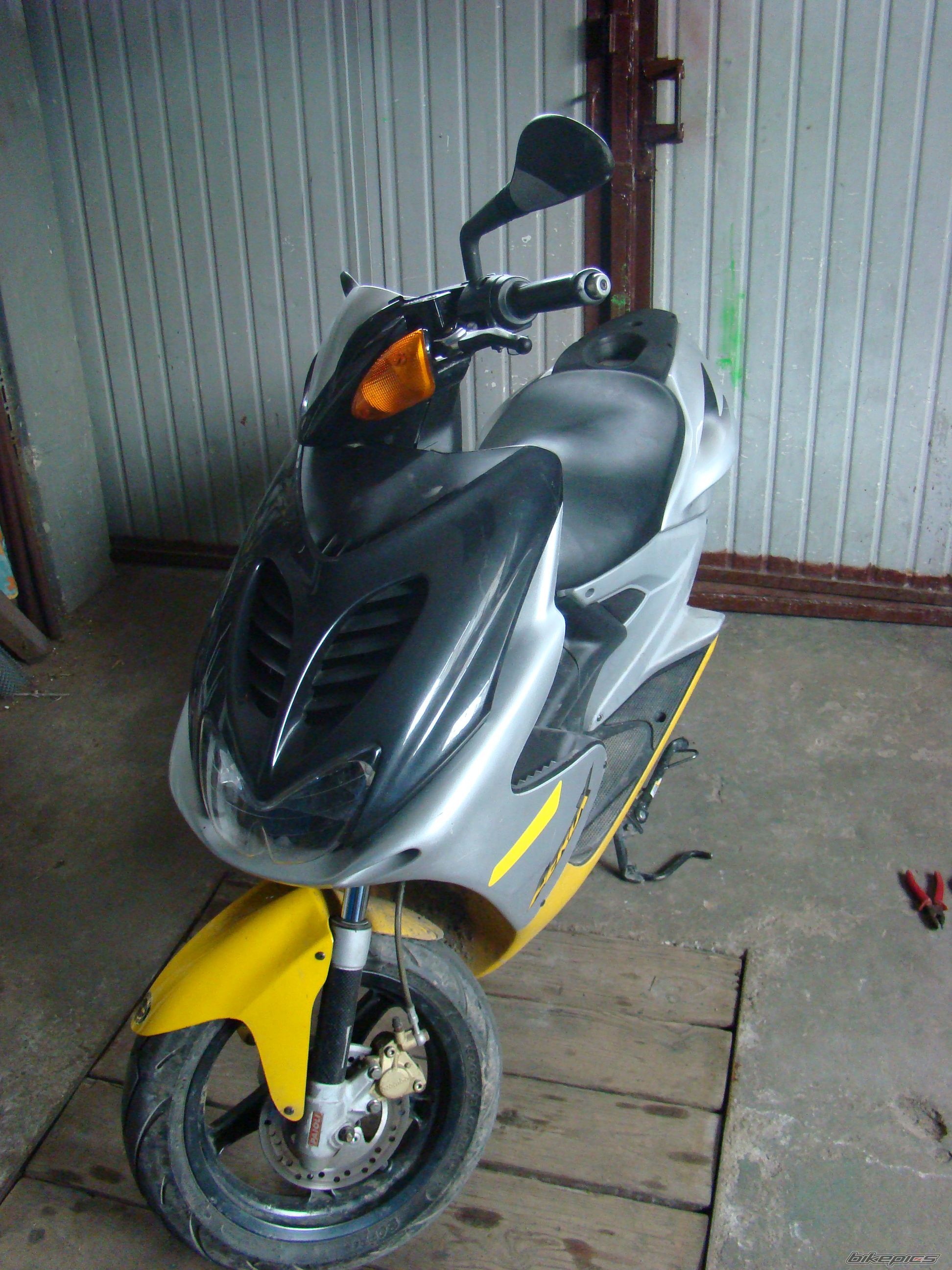 Photo 2003876