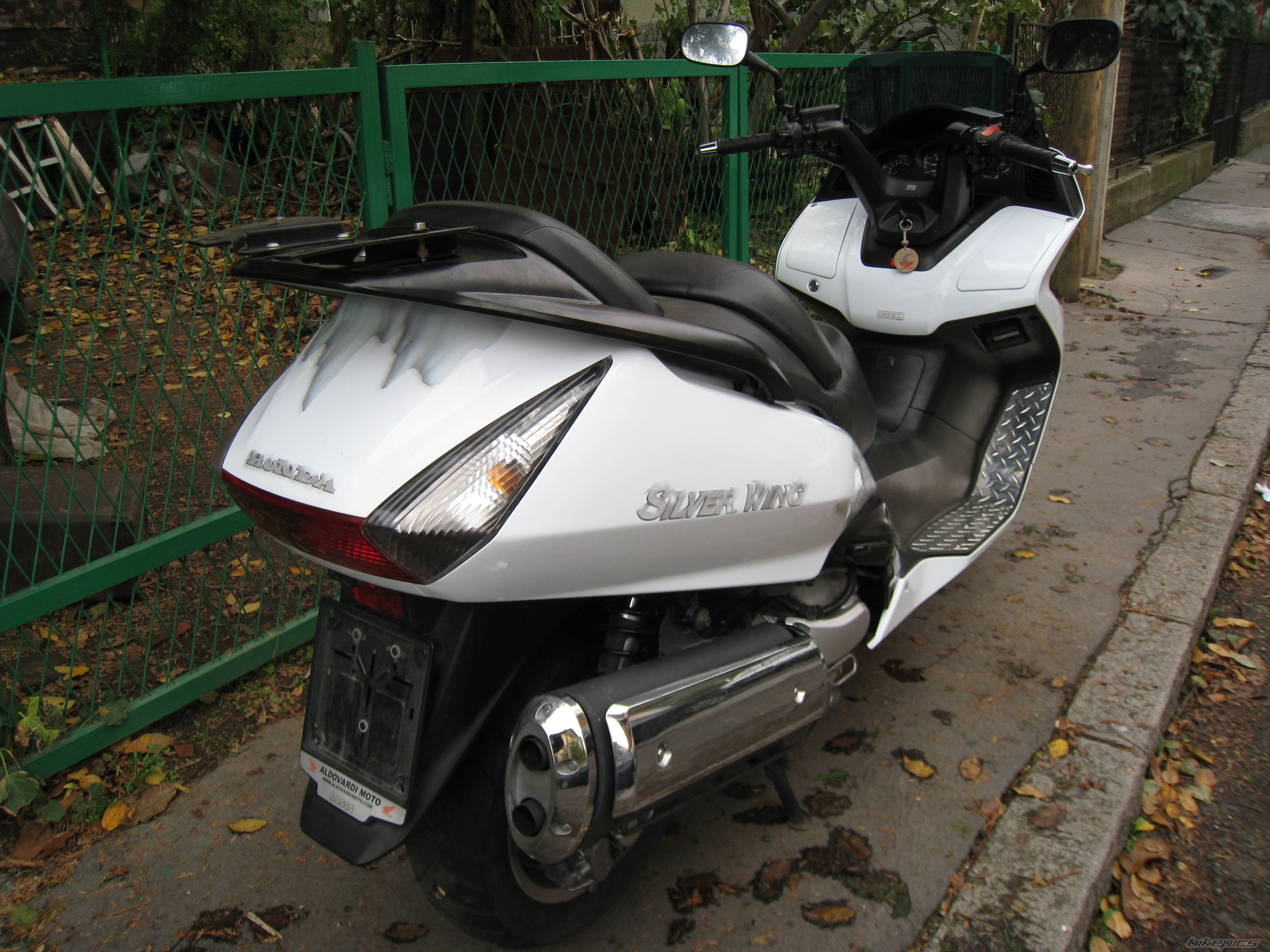 Photo 2004073