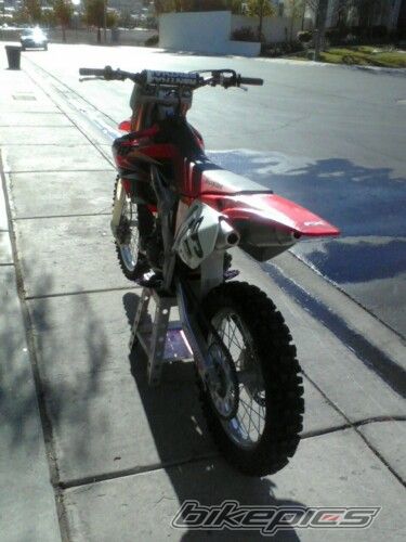 Photo 2004200