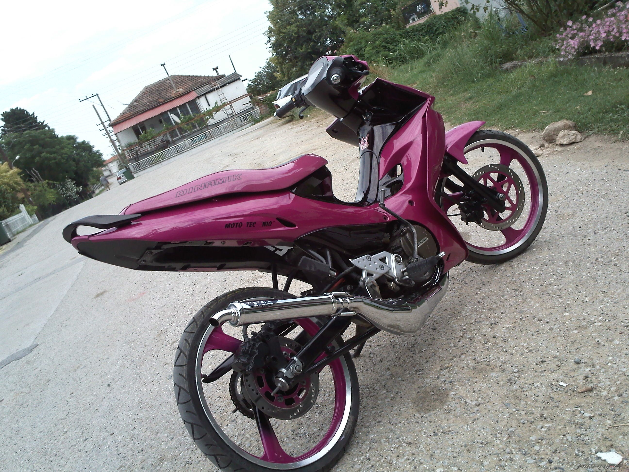 Photo 2006977