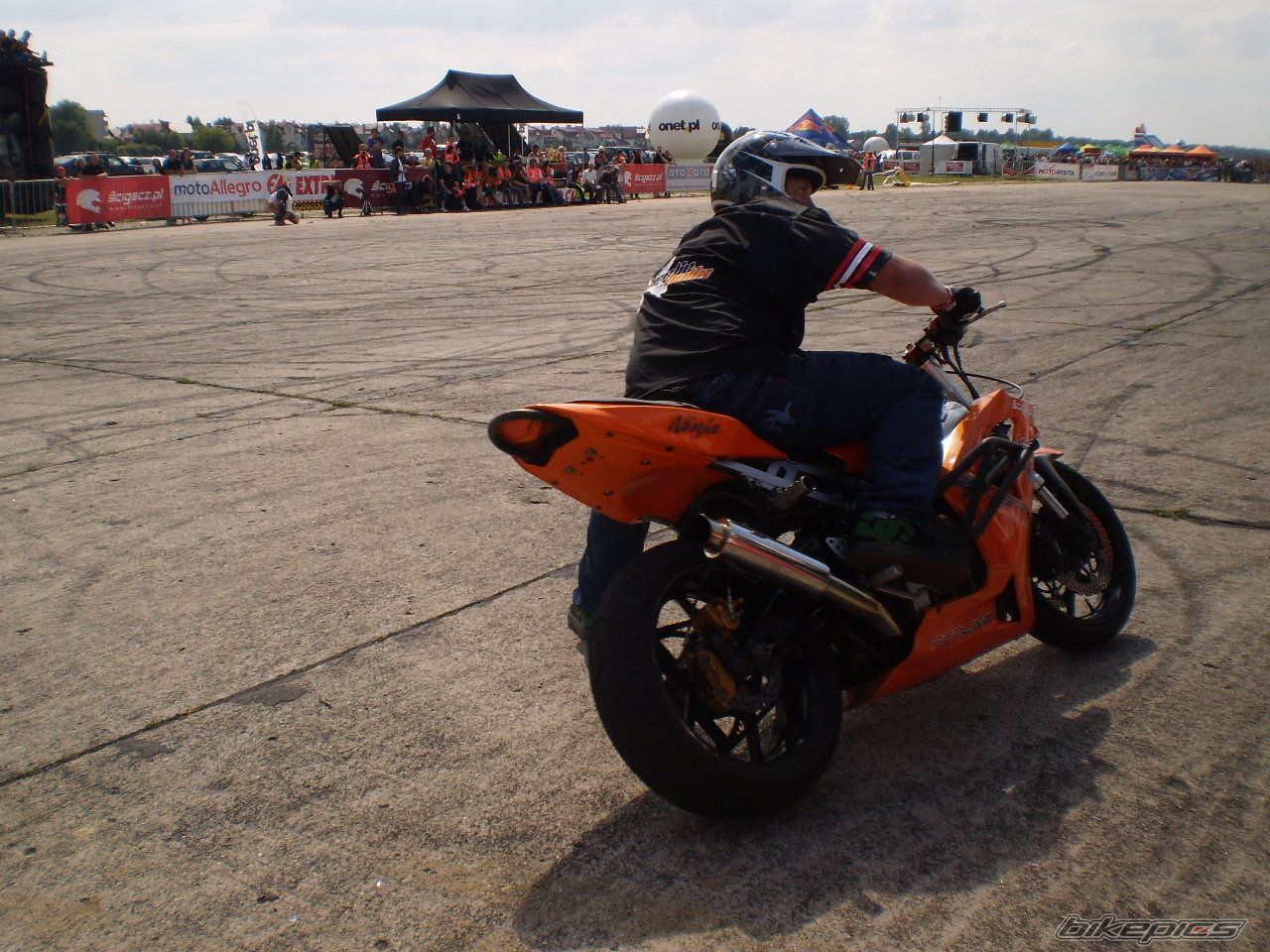 Photo 2007976