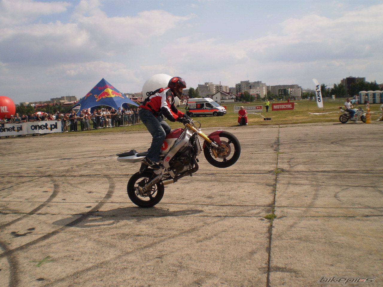 Photo 2007979