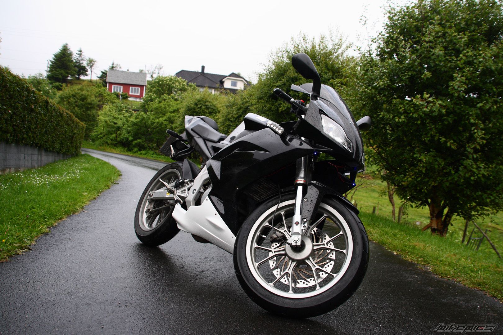 Bike Photo 2012908